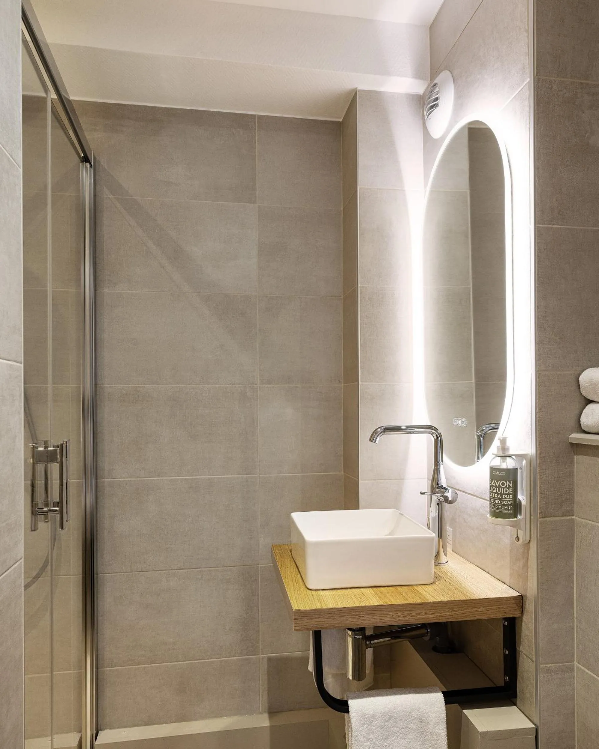 Bathroom in Grand Hôtel Lille