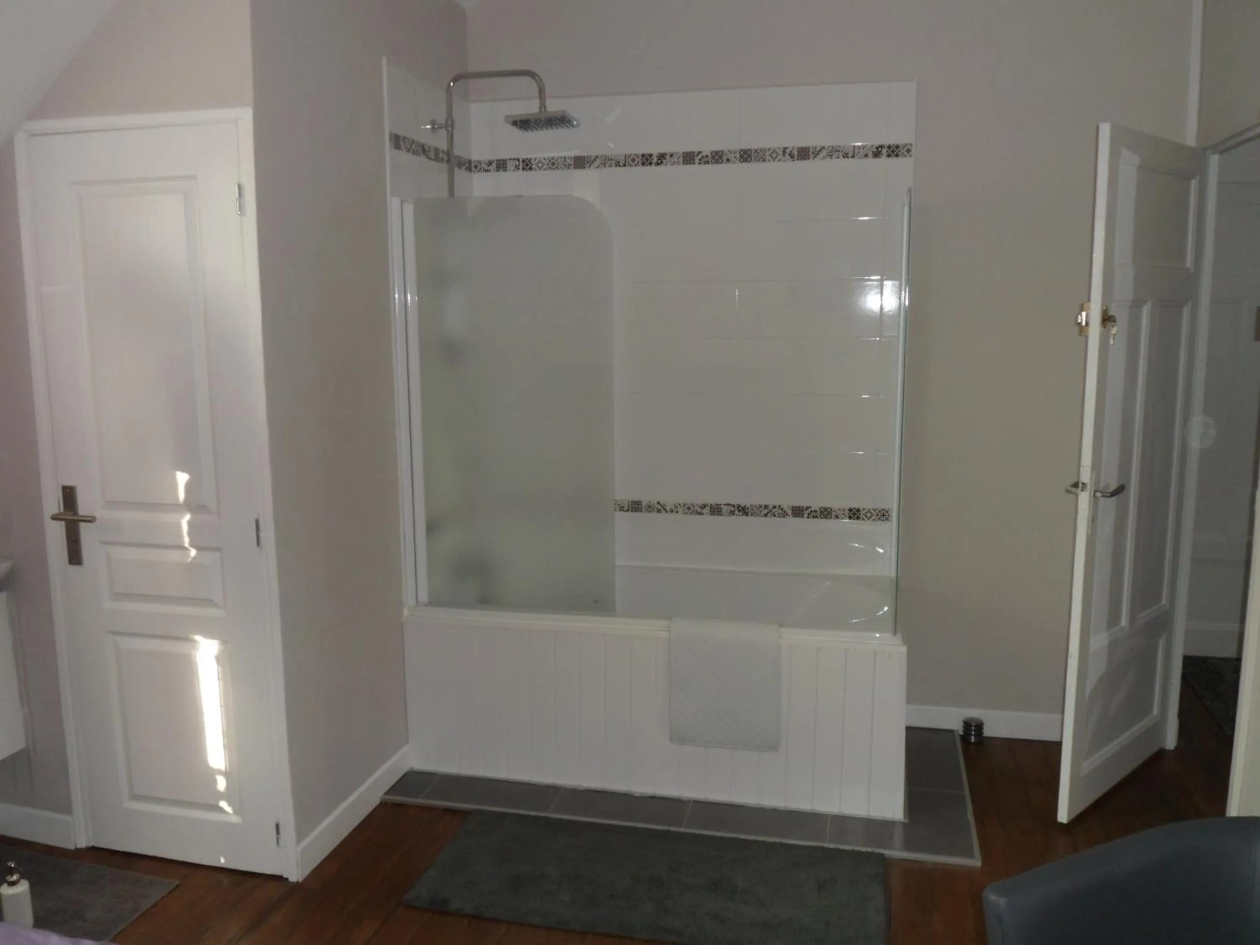 Bathroom in Riverside Bed and Breakfast