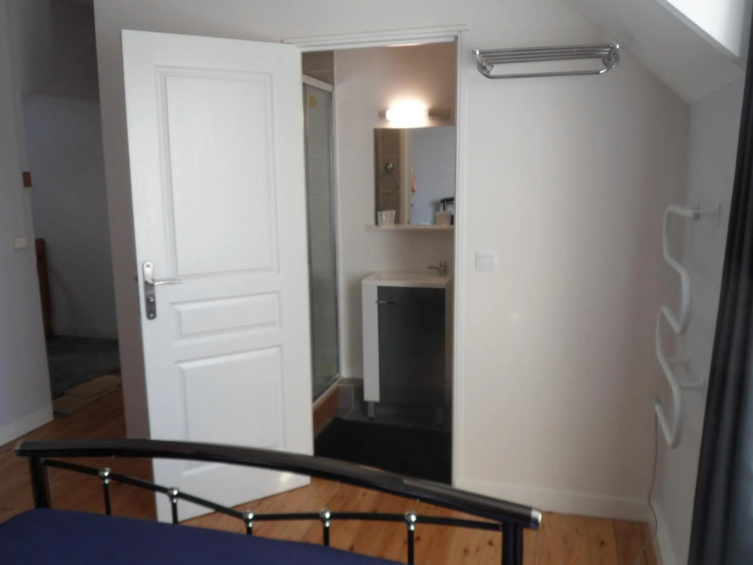 Bathroom in Riverside Bed and Breakfast