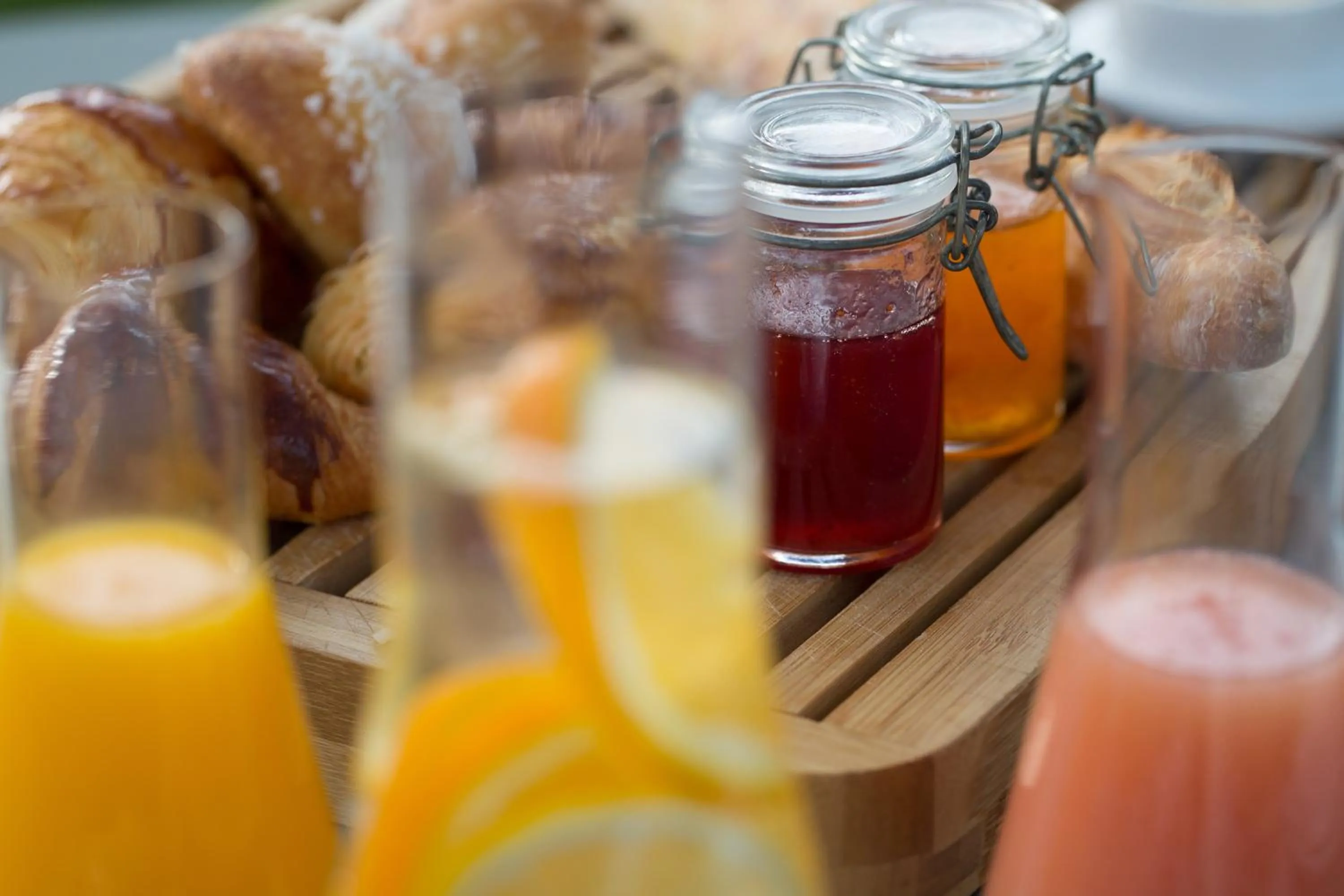 Continental breakfast in Château de Fonscolombe