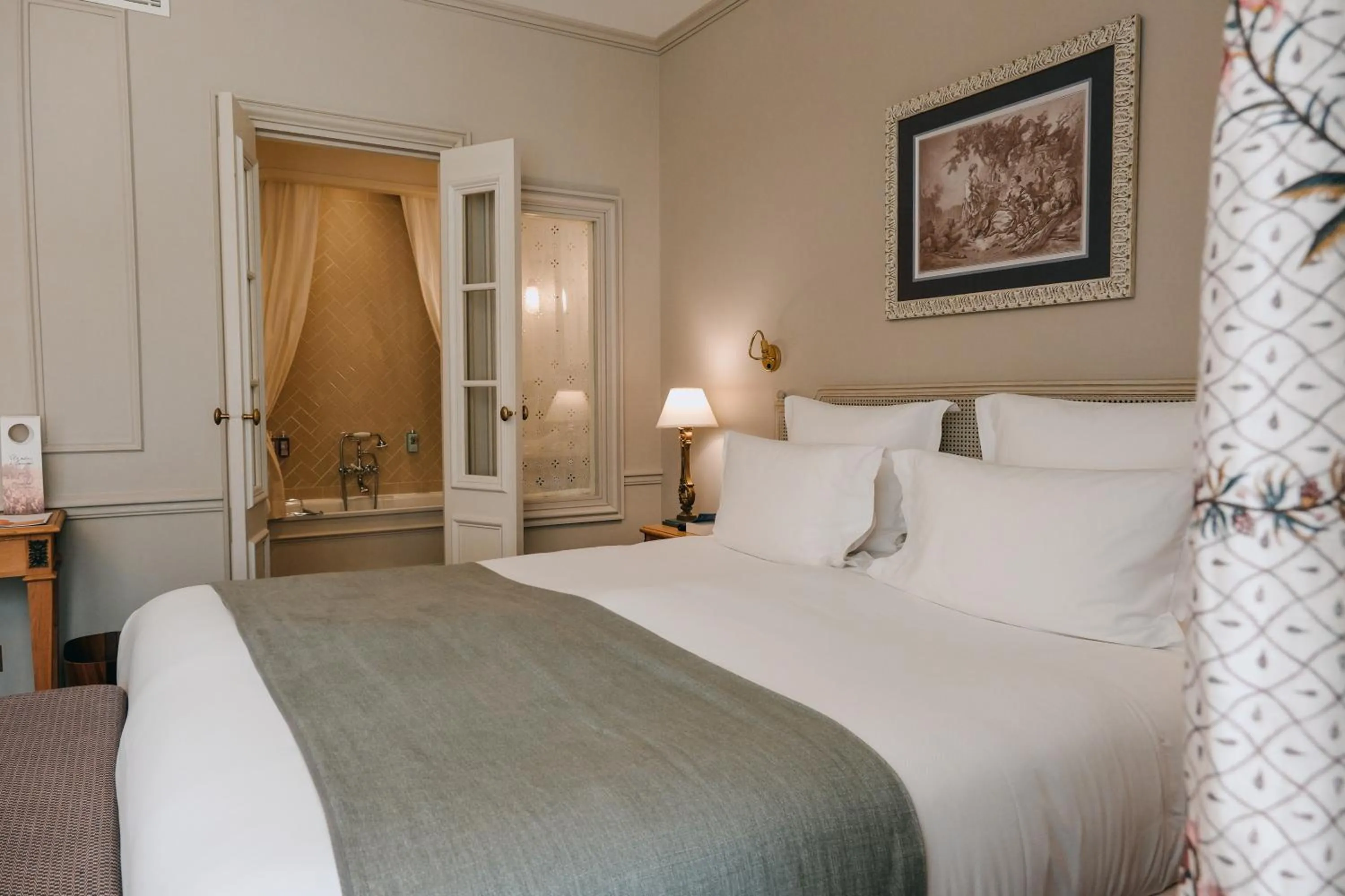 Bed in Château de Fonscolombe