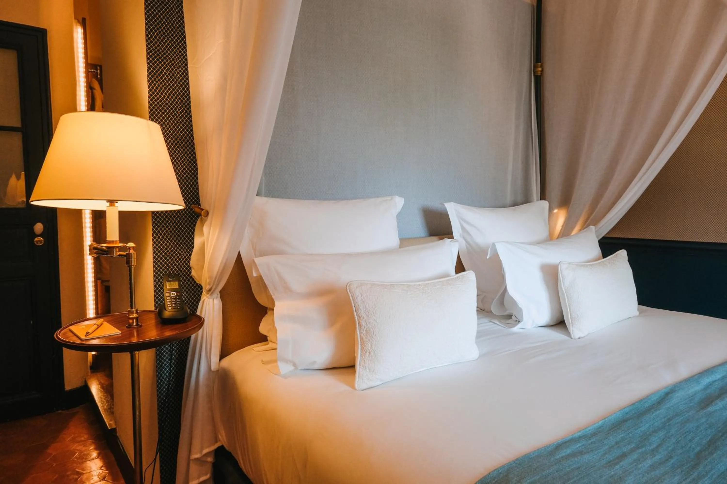 Bed in Château de Fonscolombe