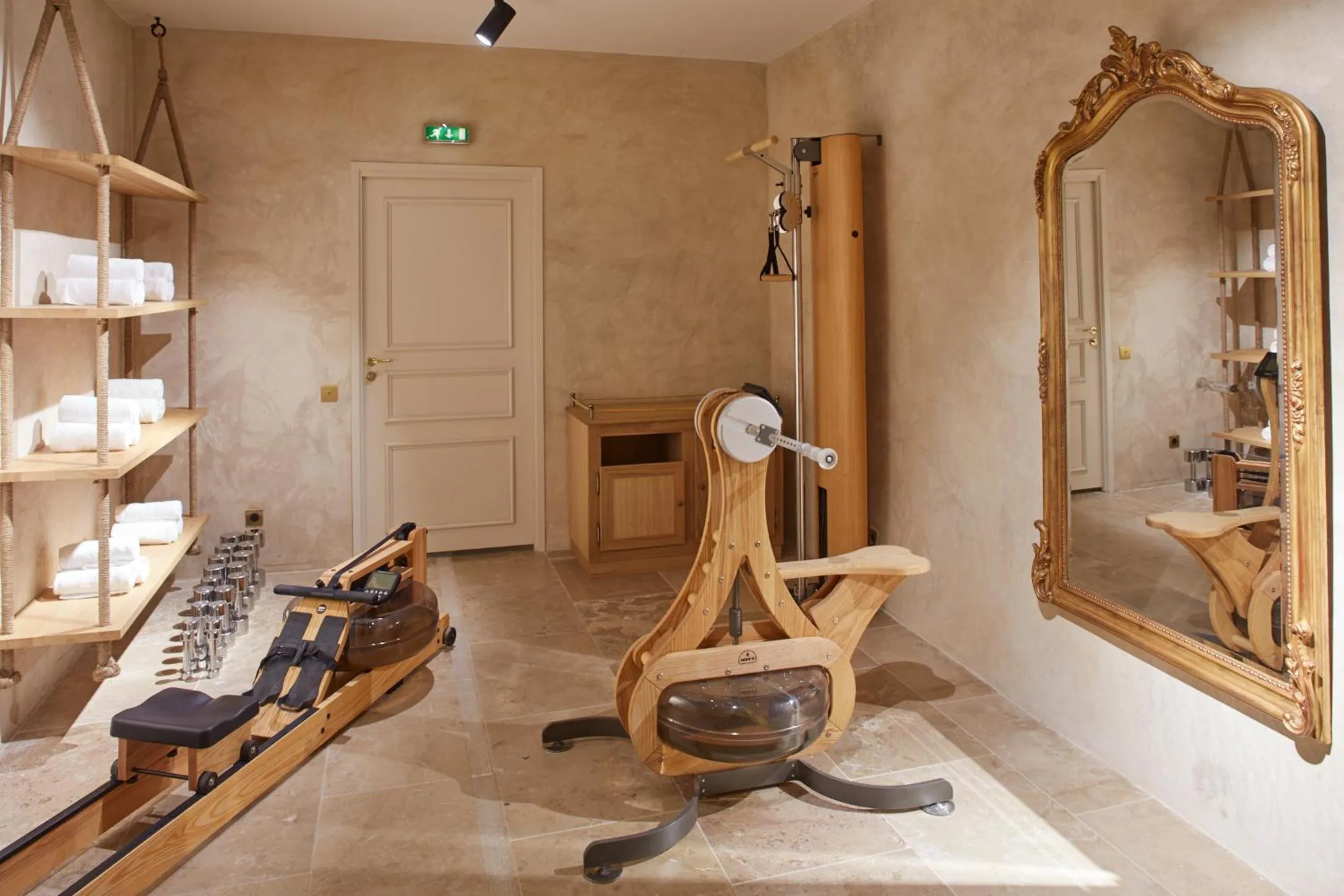 Fitness centre/facilities in Château de Fonscolombe