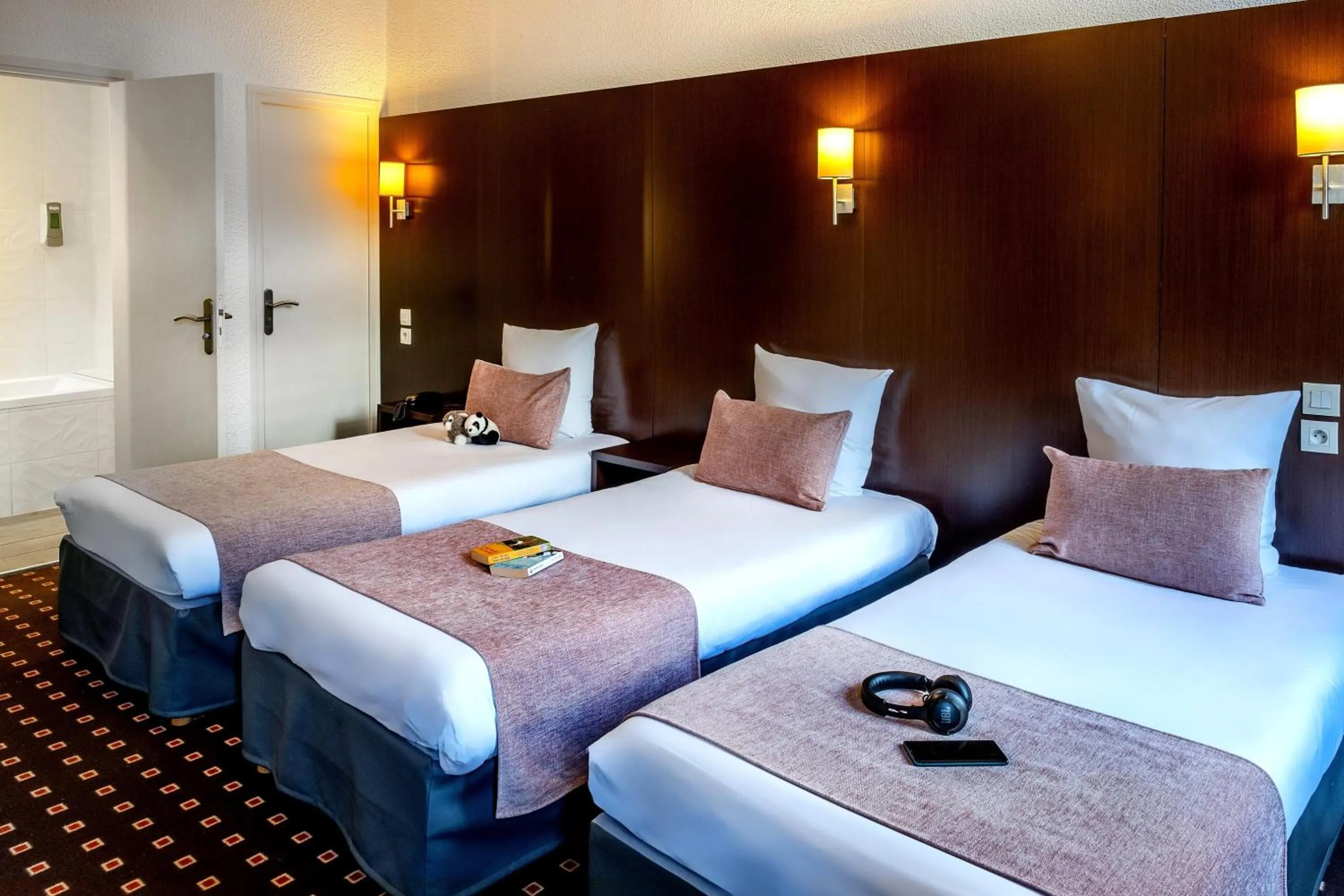 Photo of the whole room, Bed in Hôtel Sainte-Rose