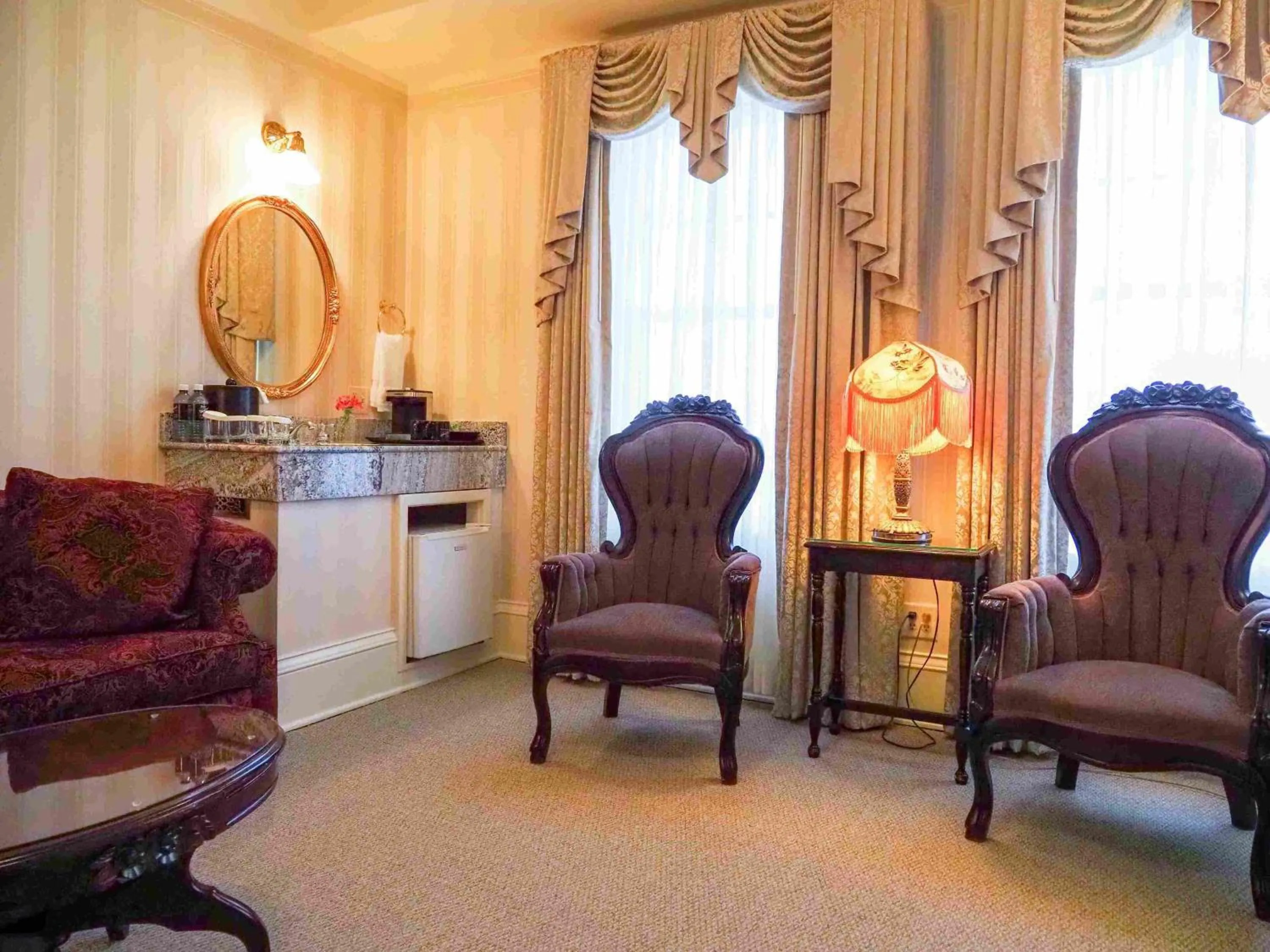Seating area in Hotel Boulderado