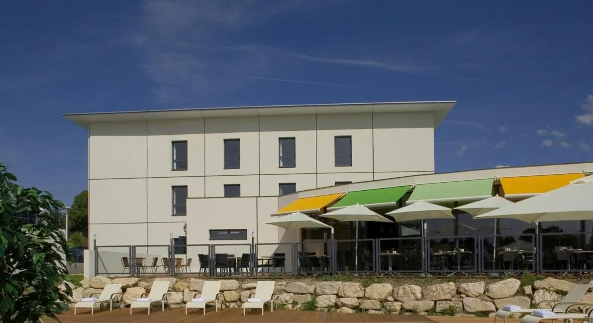 Property building in Hôtel Le Palladior Voiron