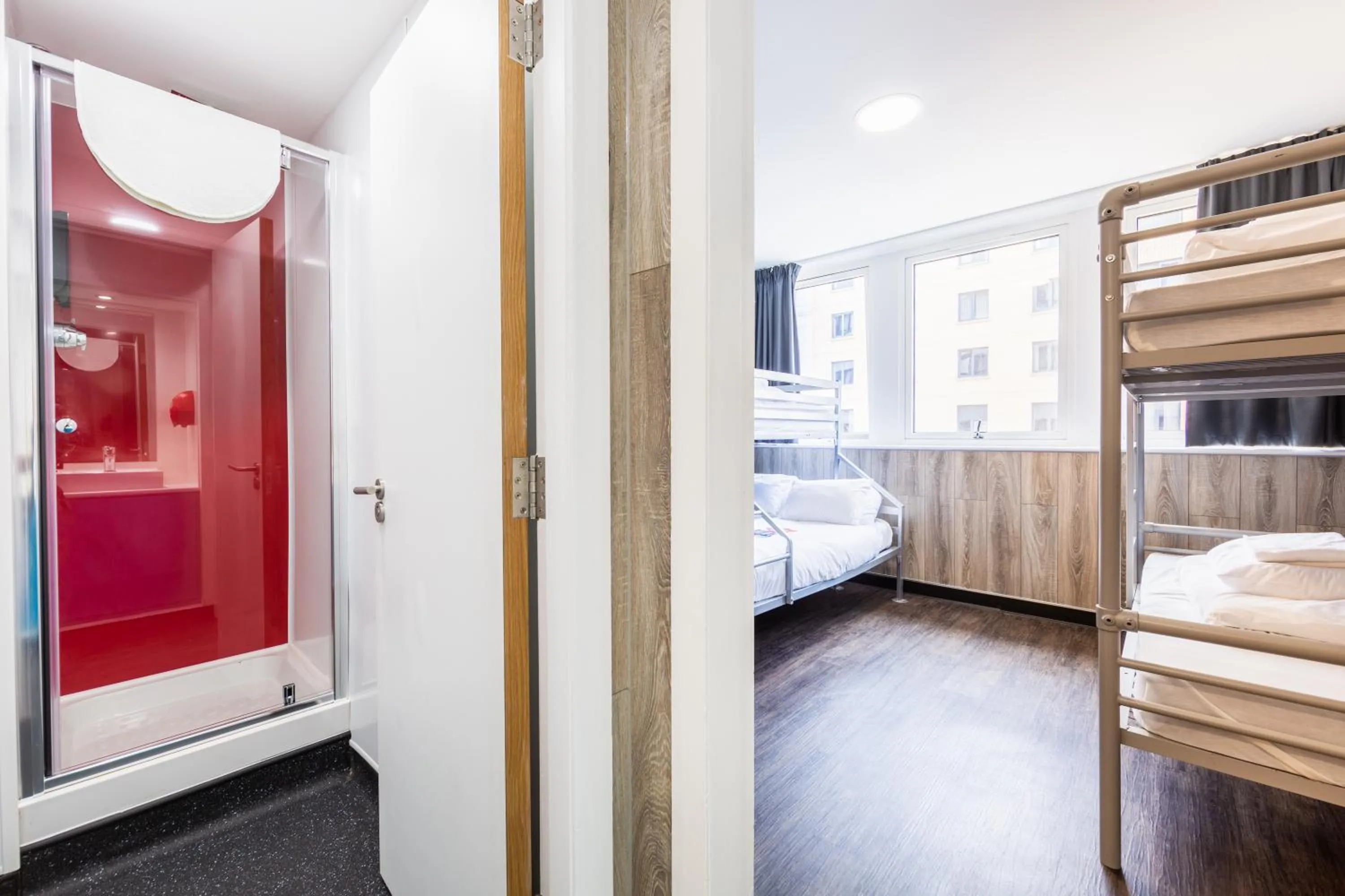 Bathroom in Euro Hostel Glasgow