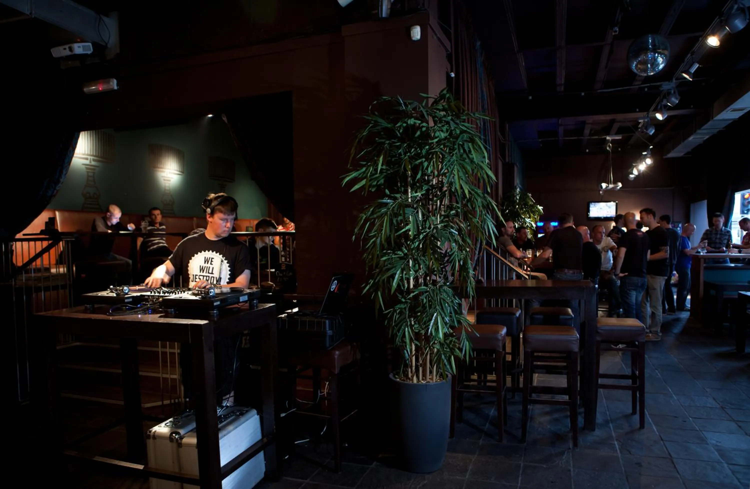 Nightclub / DJ, Restaurant/Places to Eat in Euro Hostel Glasgow