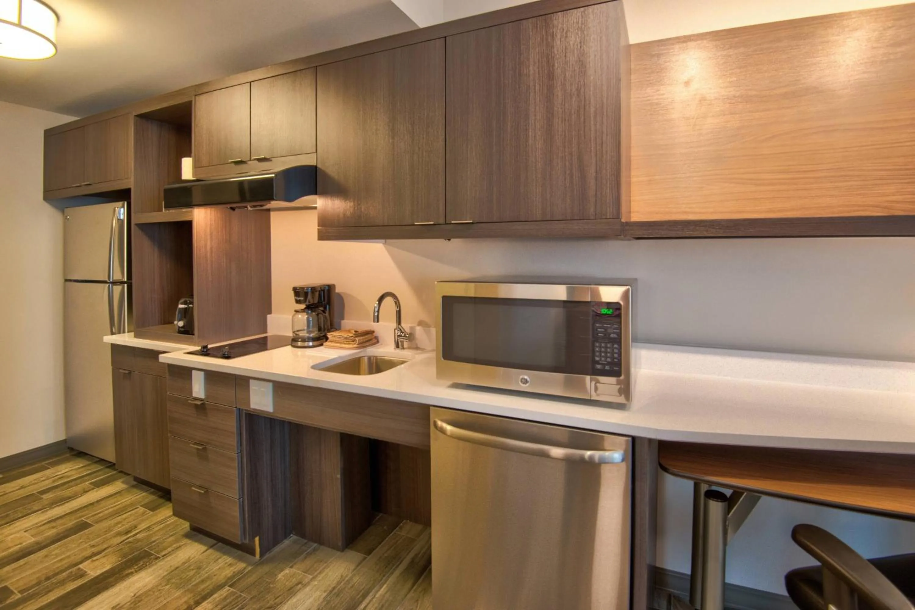 Kitchen or kitchenette in TownePlace Suites by Marriott Miami Airport