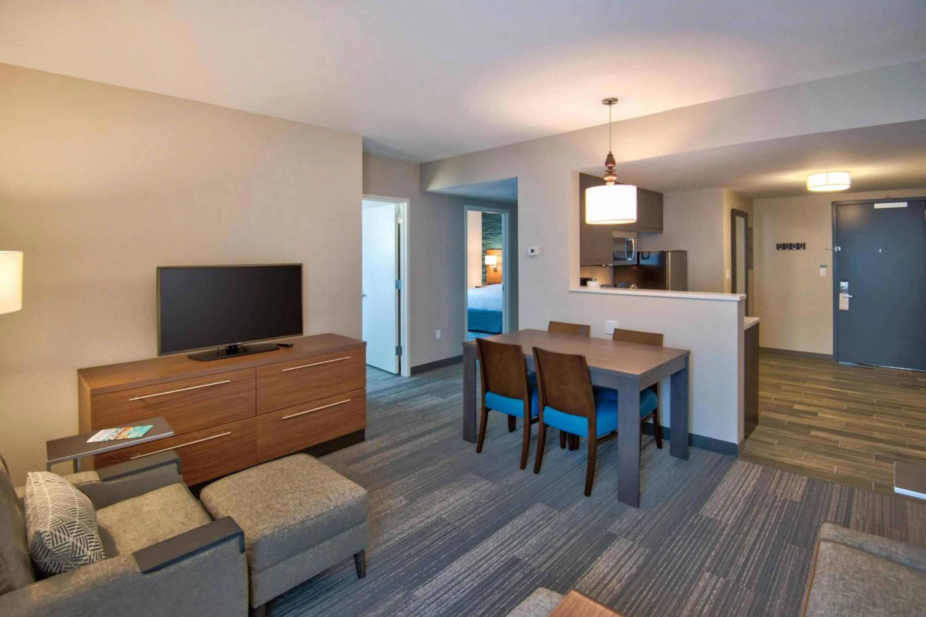 Living room in TownePlace Suites by Marriott Miami Airport