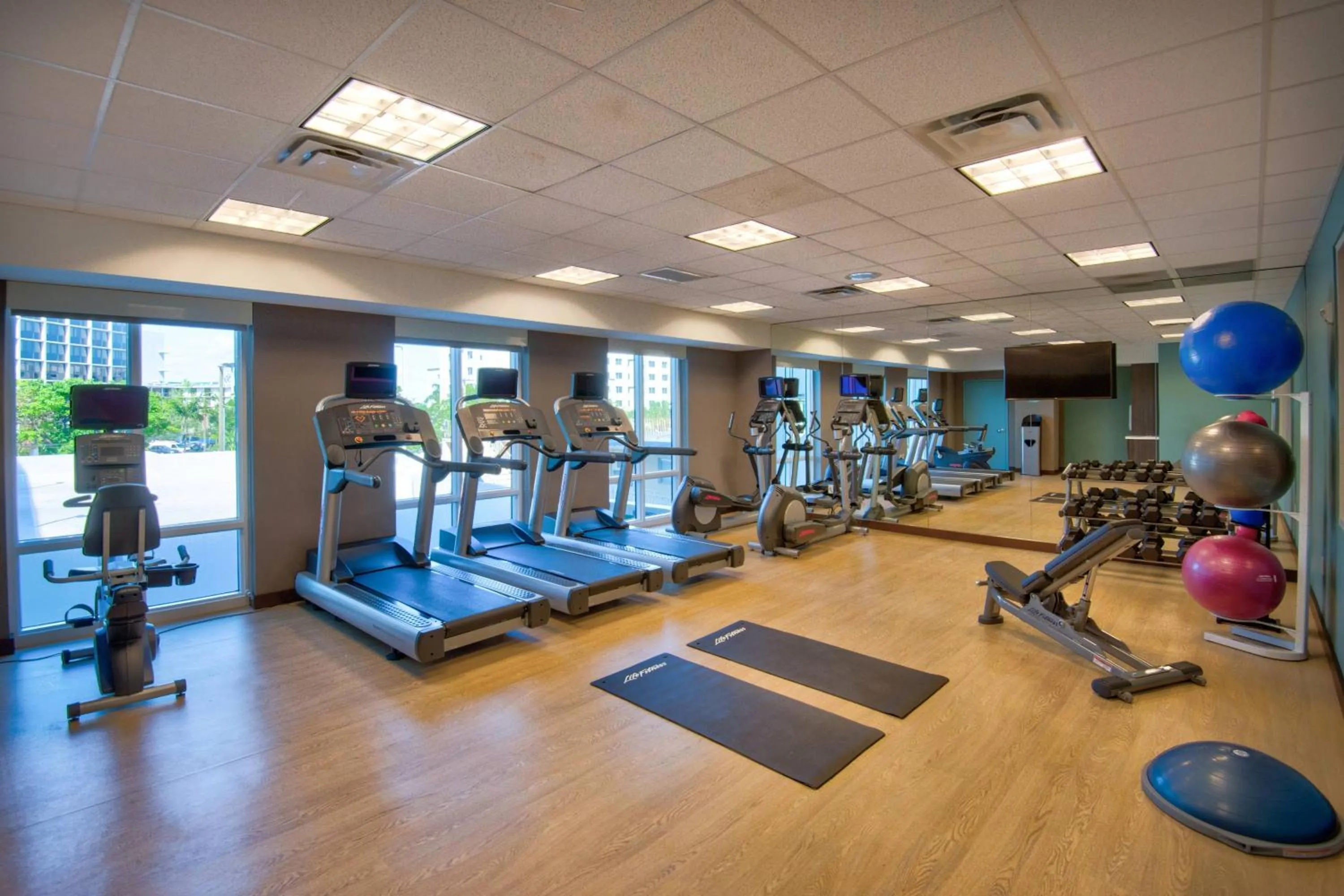 Fitness centre/facilities in TownePlace Suites by Marriott Miami Airport