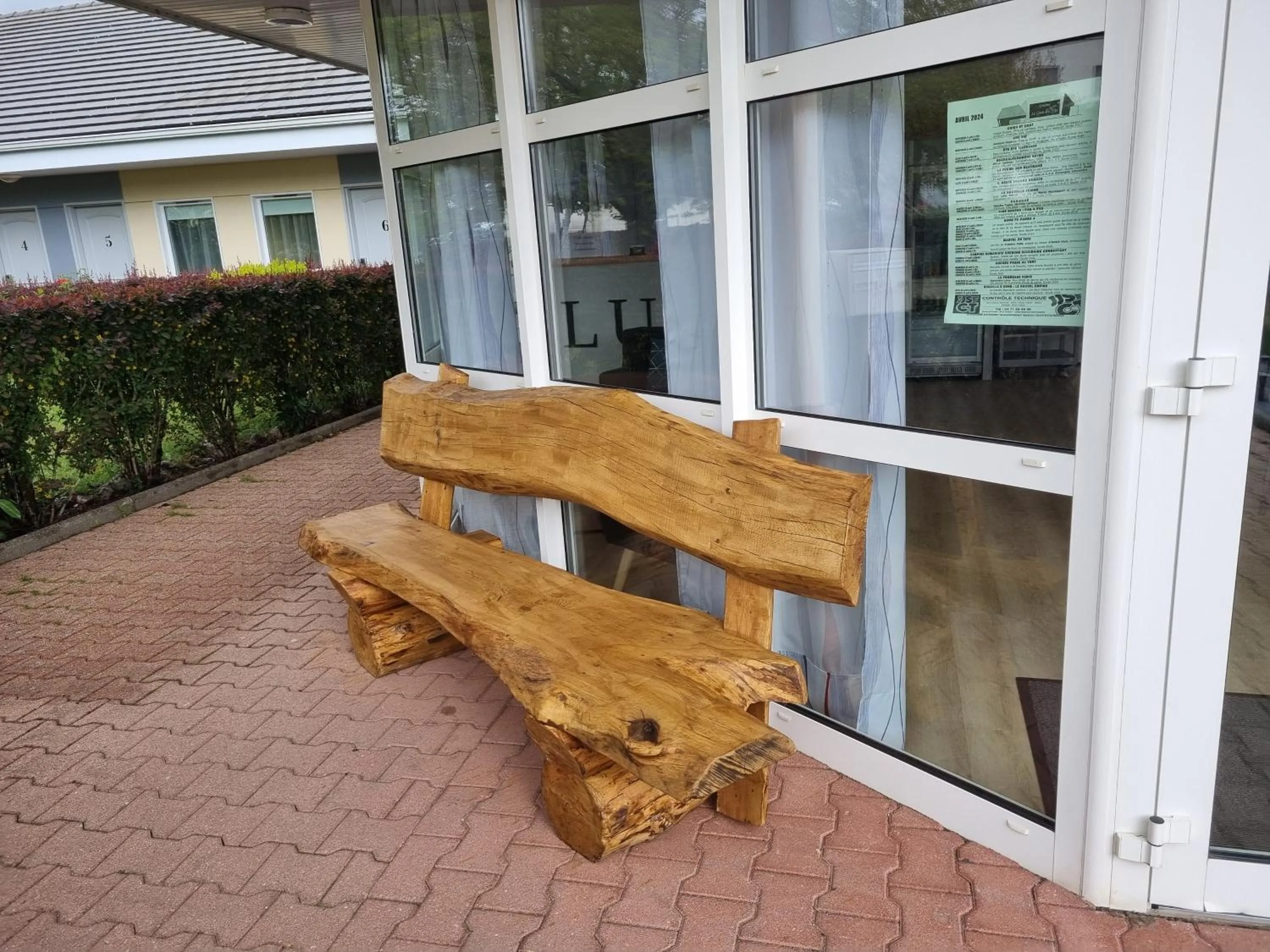 Balcony/Terrace in The Originals Access, Hôtel Le Lutéa