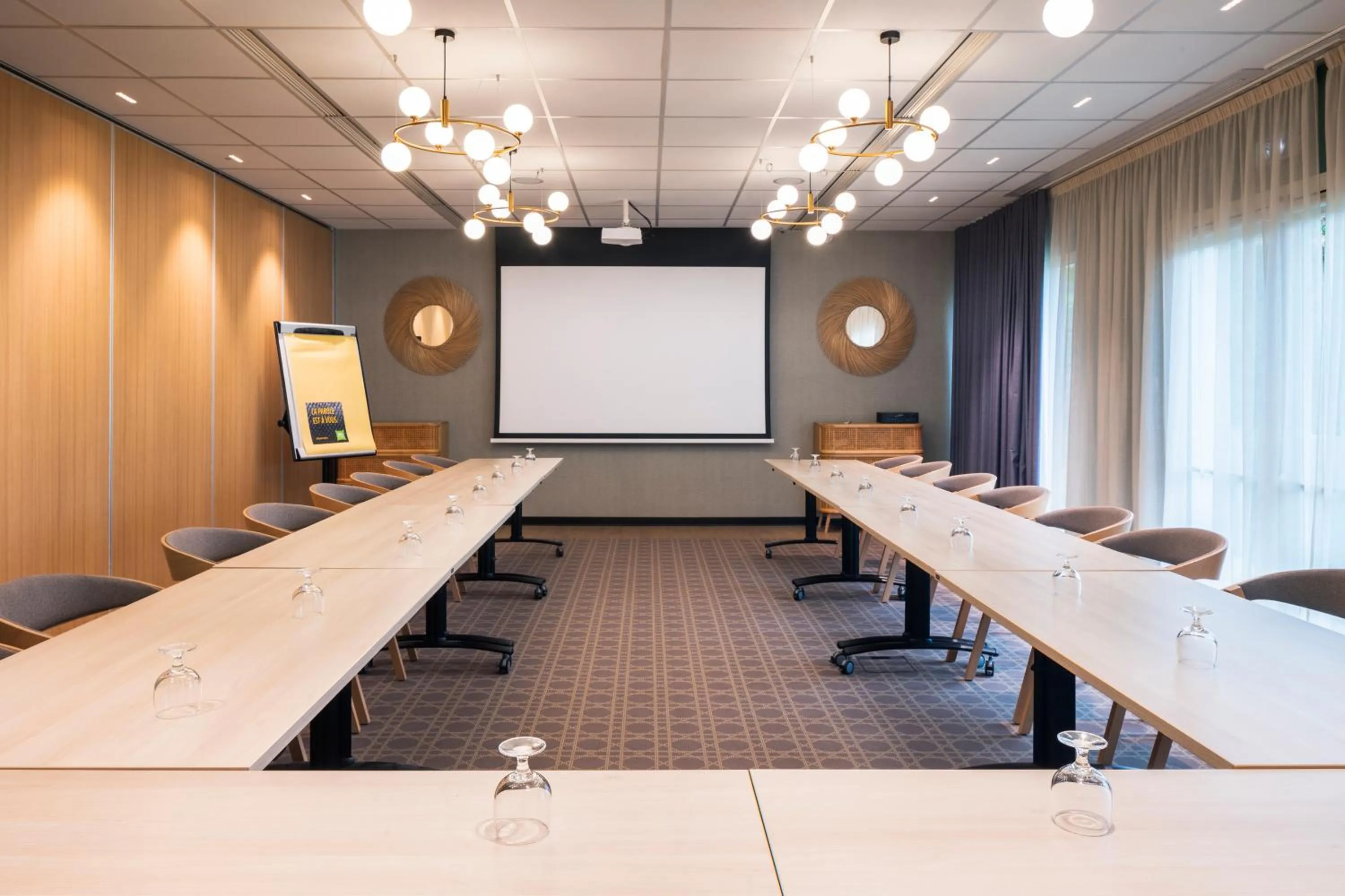 Meeting/conference room in ibis Styles Pontivy centre Bretagne