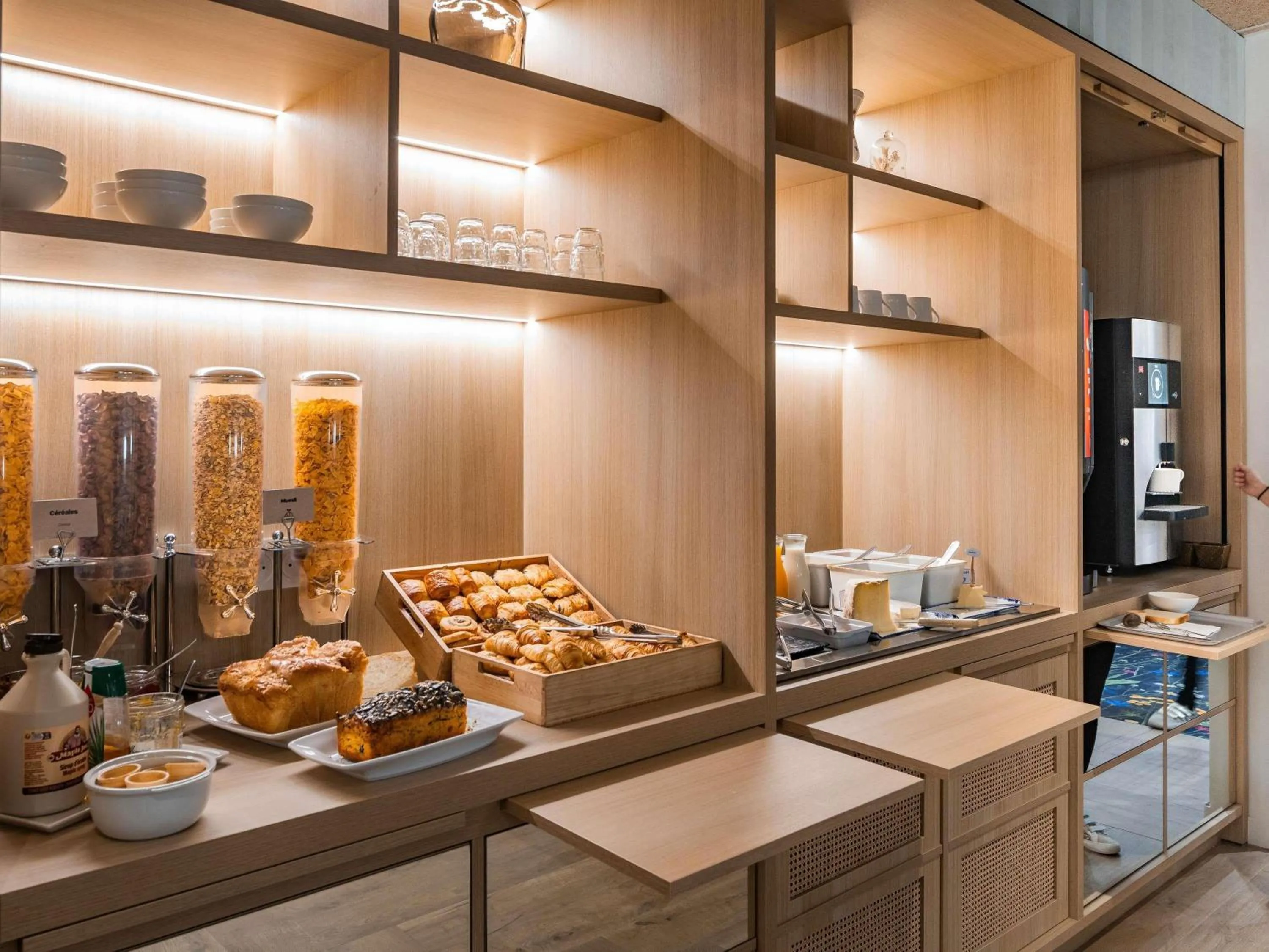 Breakfast in ibis Styles Pontivy centre Bretagne