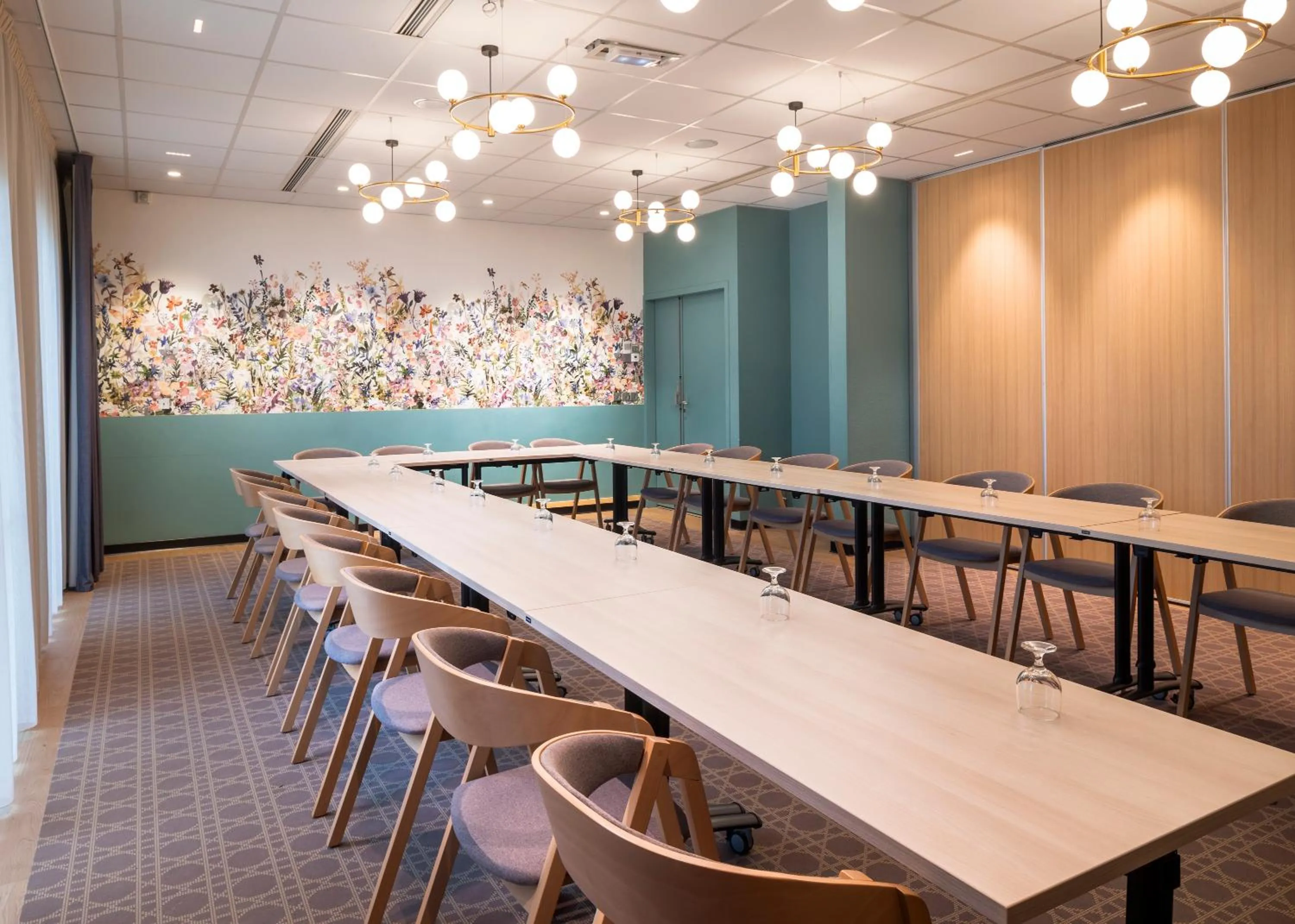 Meeting/conference room in ibis Styles Pontivy centre Bretagne