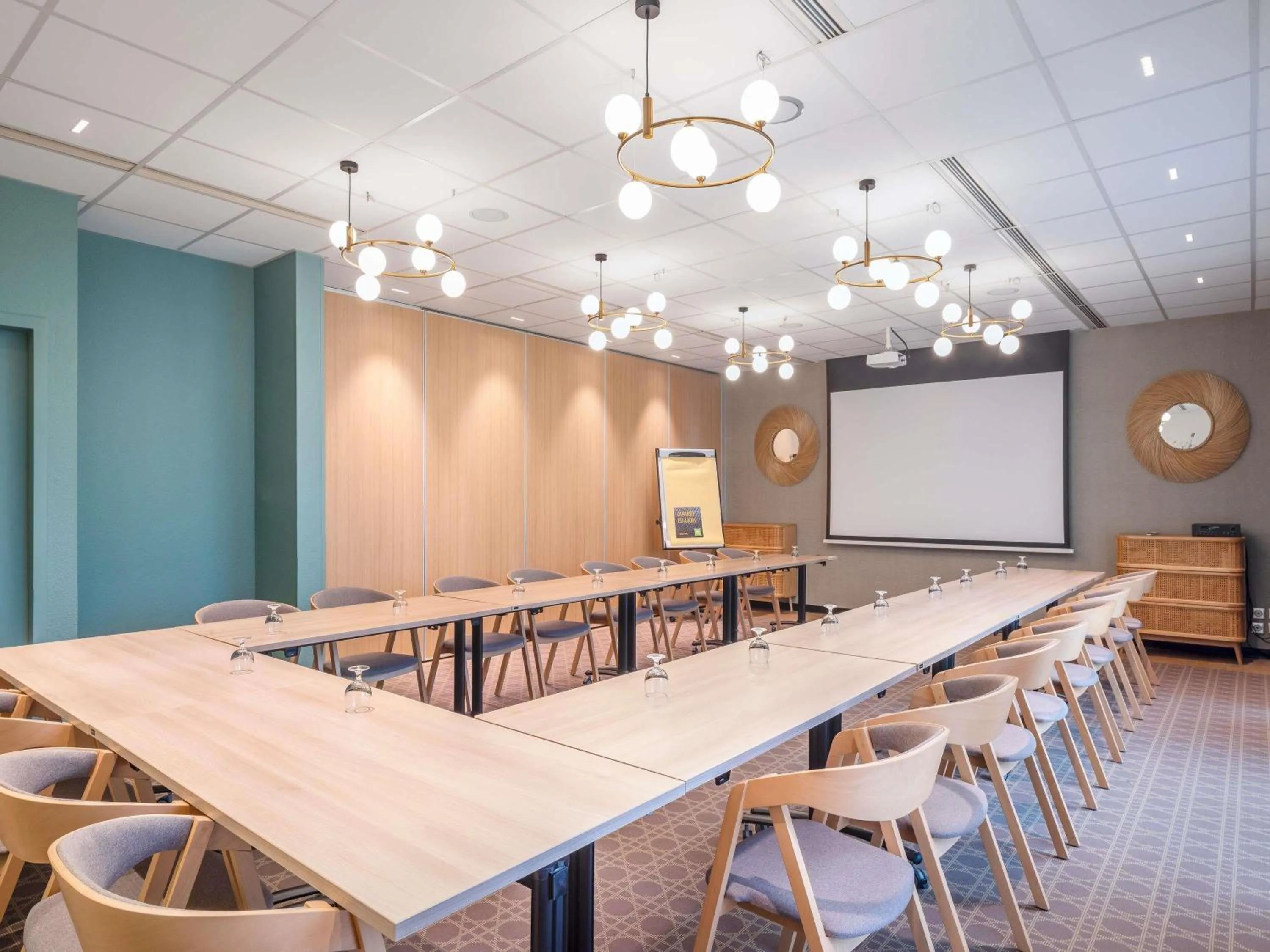 Meeting/conference room in ibis Styles Pontivy centre Bretagne