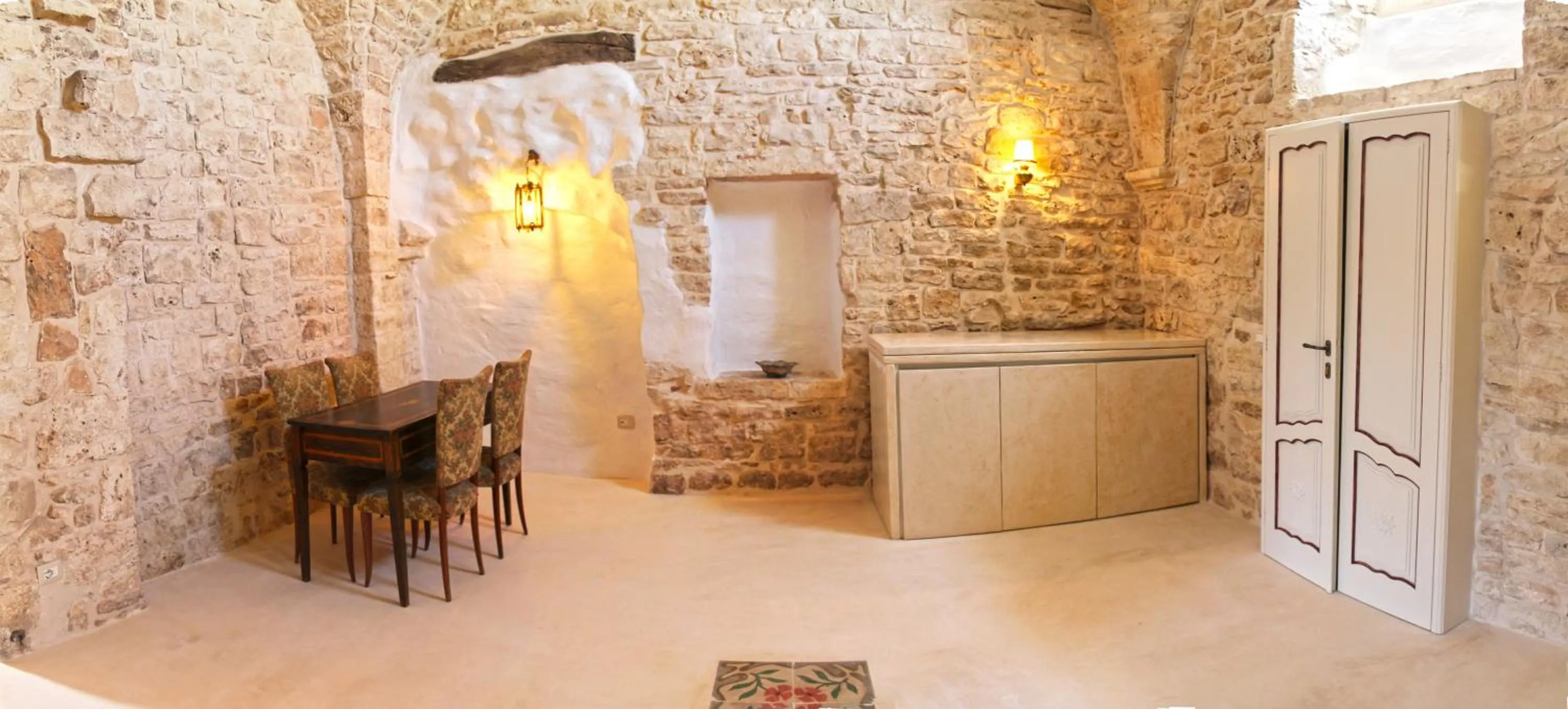 Kitchen or kitchenette in Palazzo Camarda B&B