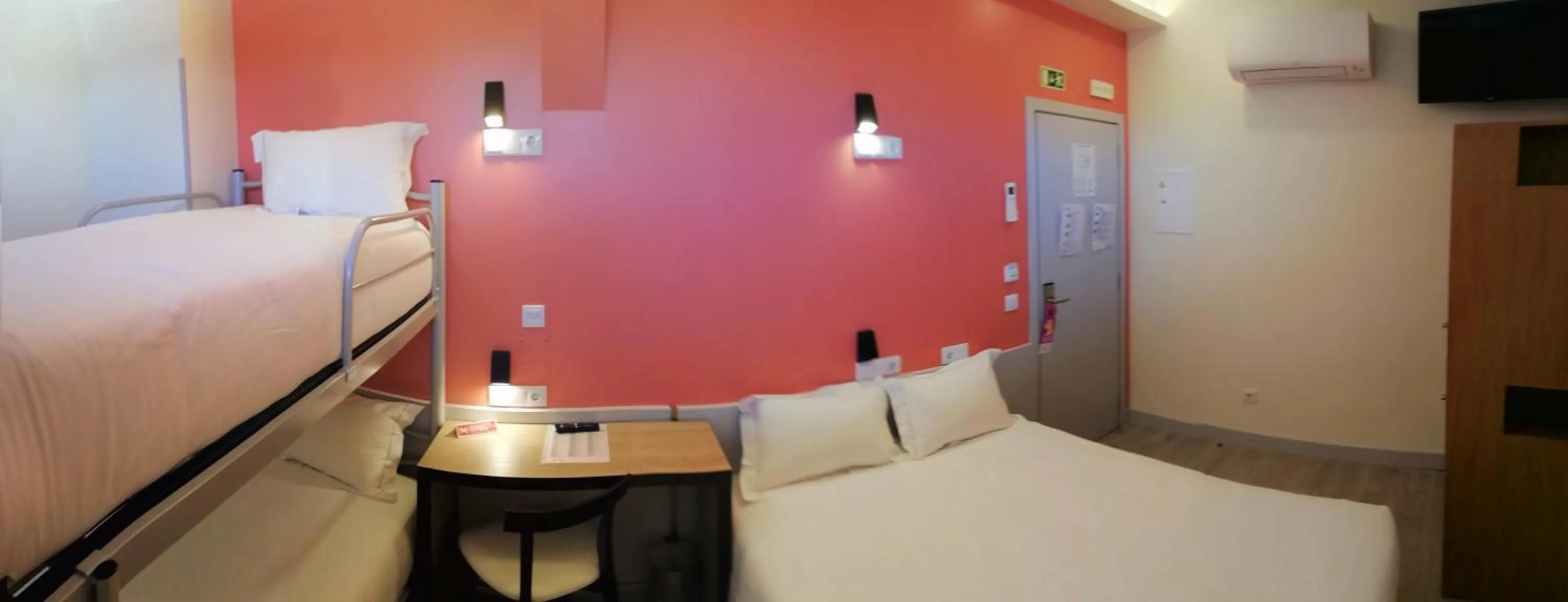 Bed in Suites & Hostel Cidade Aveiro