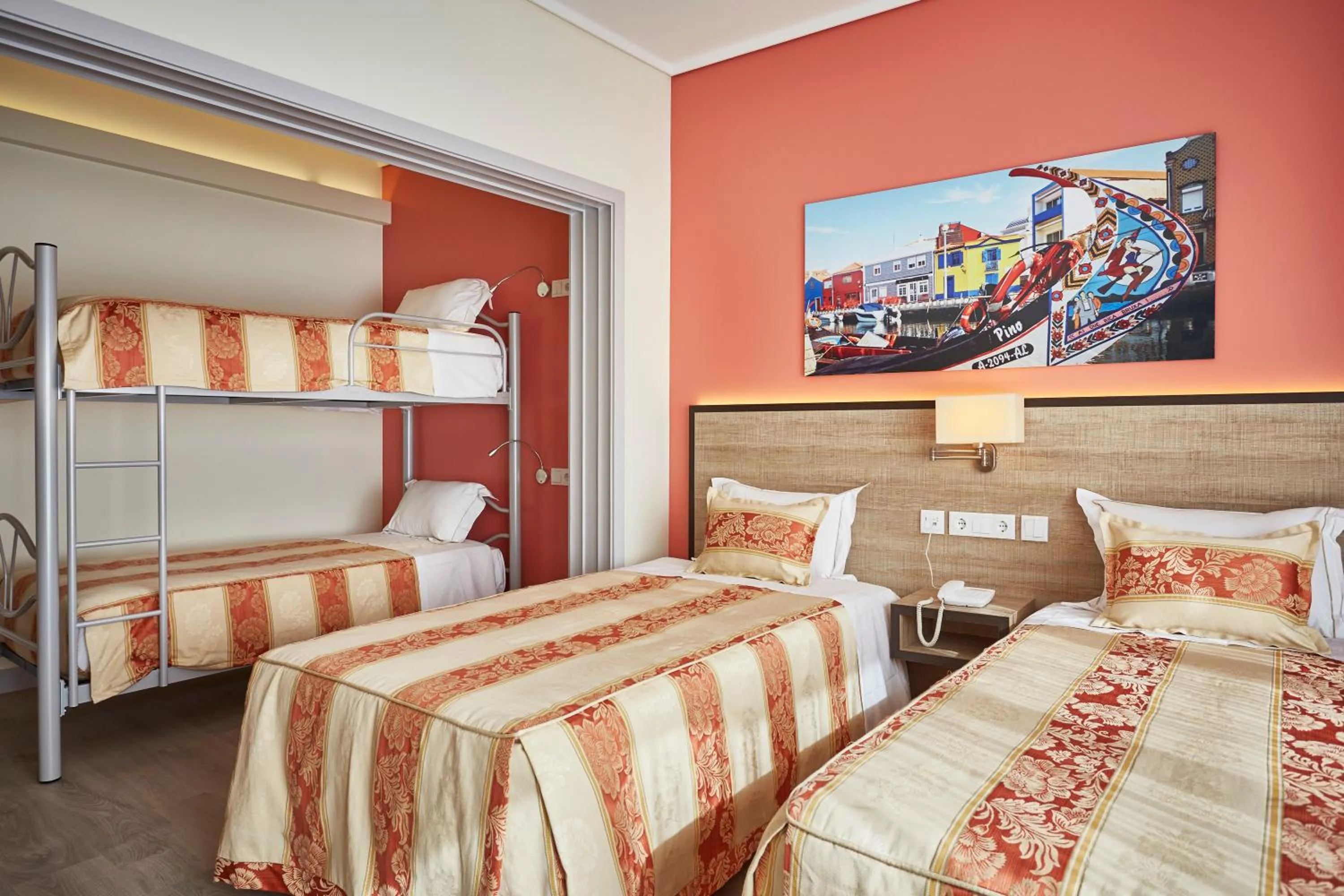 Decorative detail, Bed in Suites & Hostel Cidade Aveiro