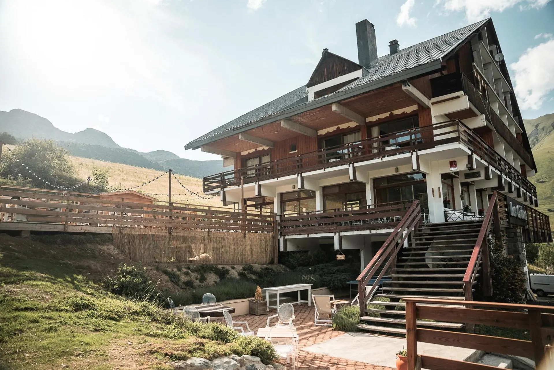 Property building in Les Cèdres - Hôtel - Restaurants - Spa