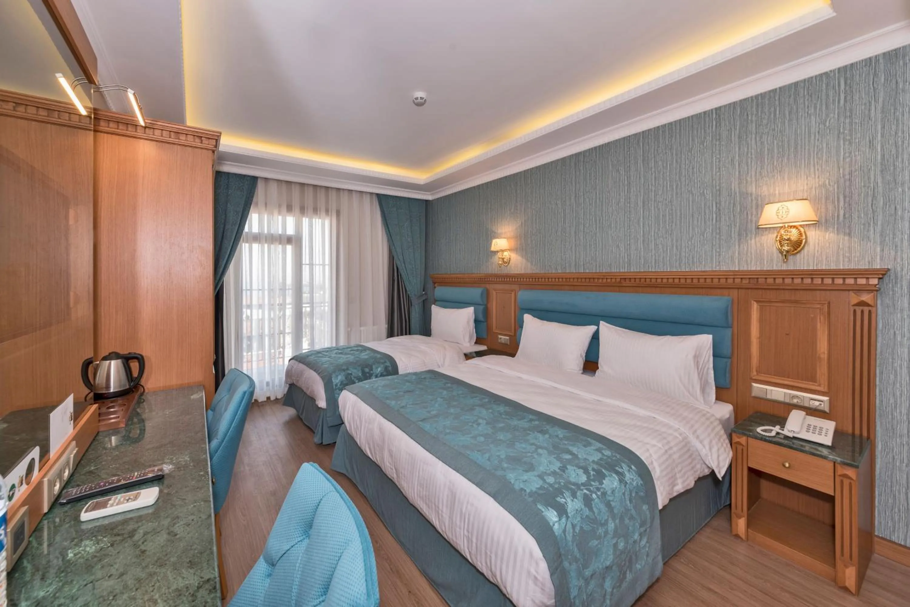 Photo of the whole room, Bed in Magnaura House Hotel