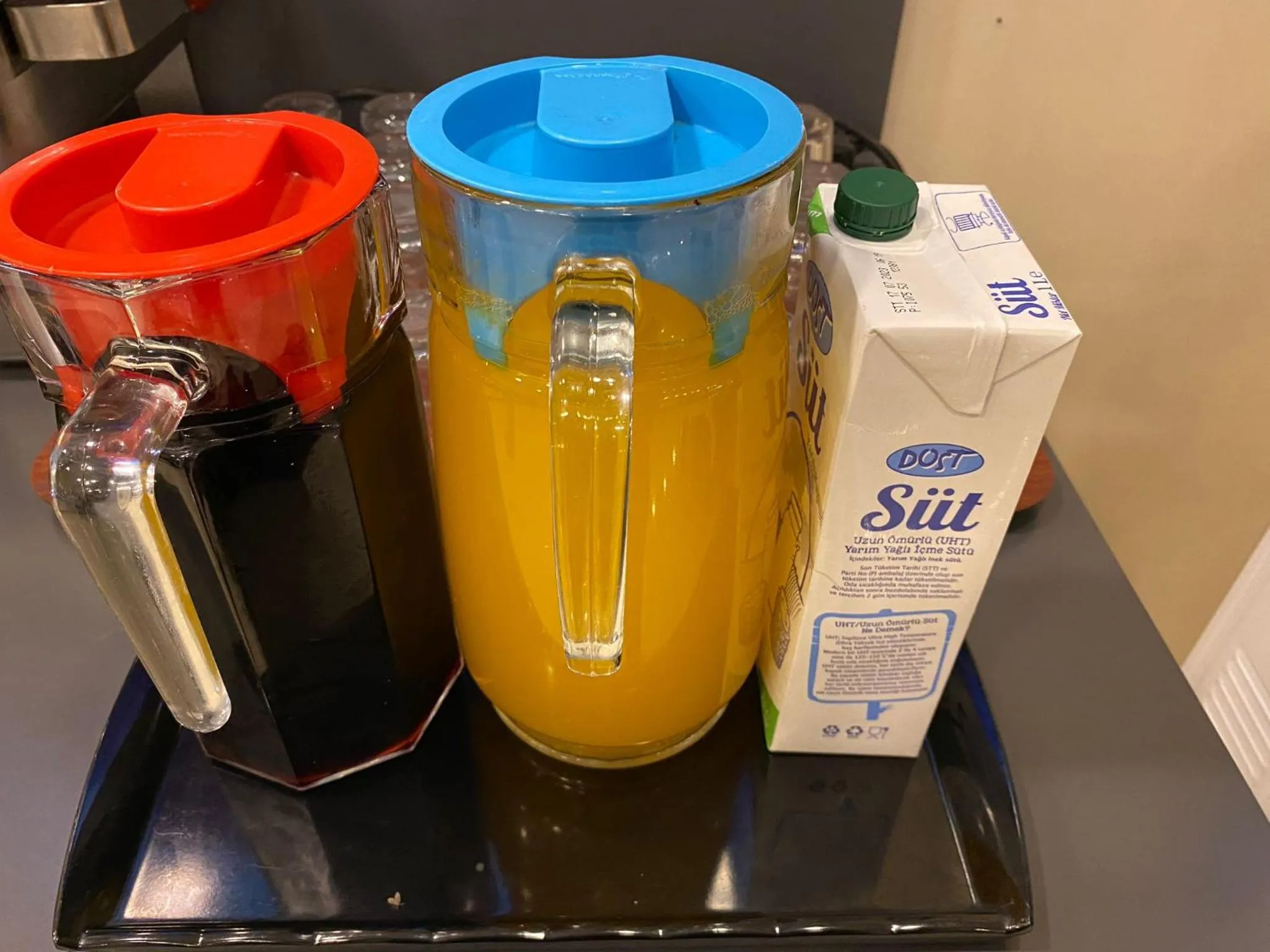 Buffet breakfast in Magnaura House Hotel