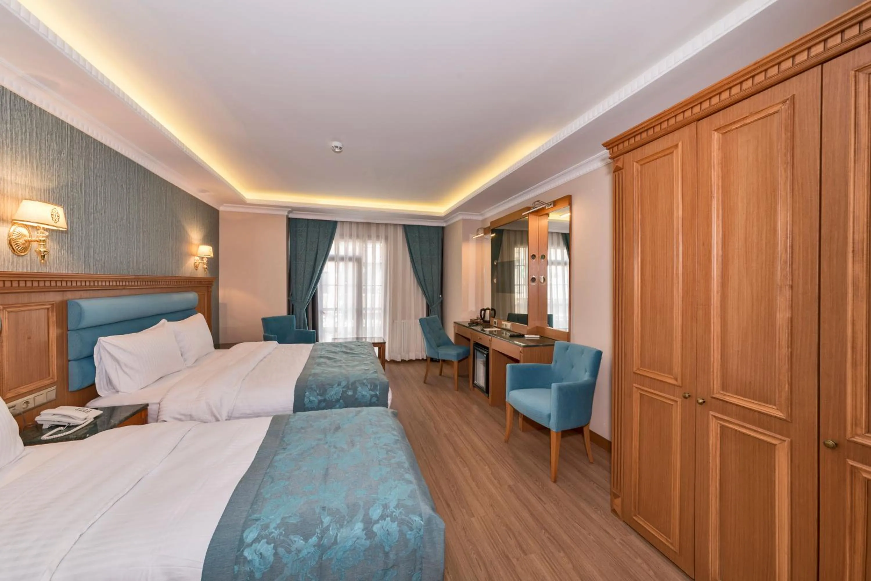 Photo of the whole room, Bed in Magnaura House Hotel