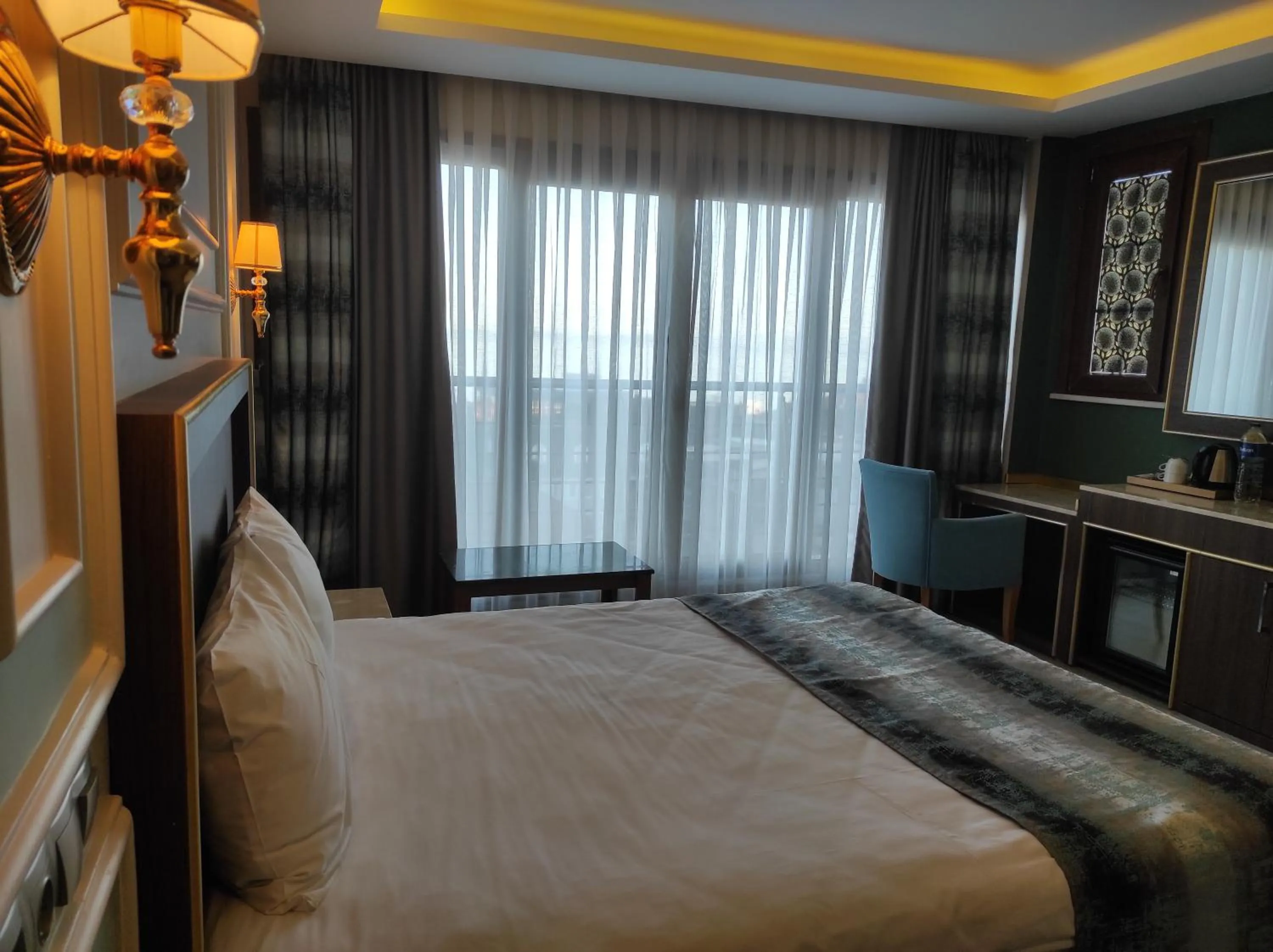 Photo of the whole room, Bed in Magnaura House Hotel