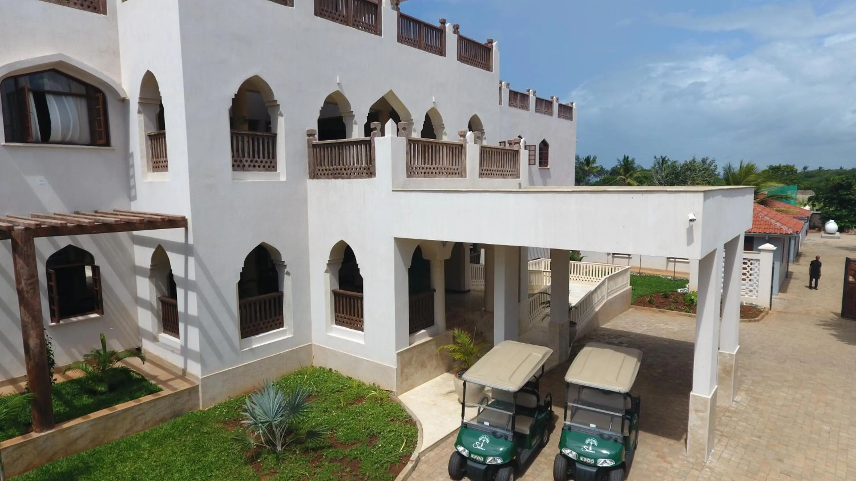 Property building in Silver Palm Spa & Resort