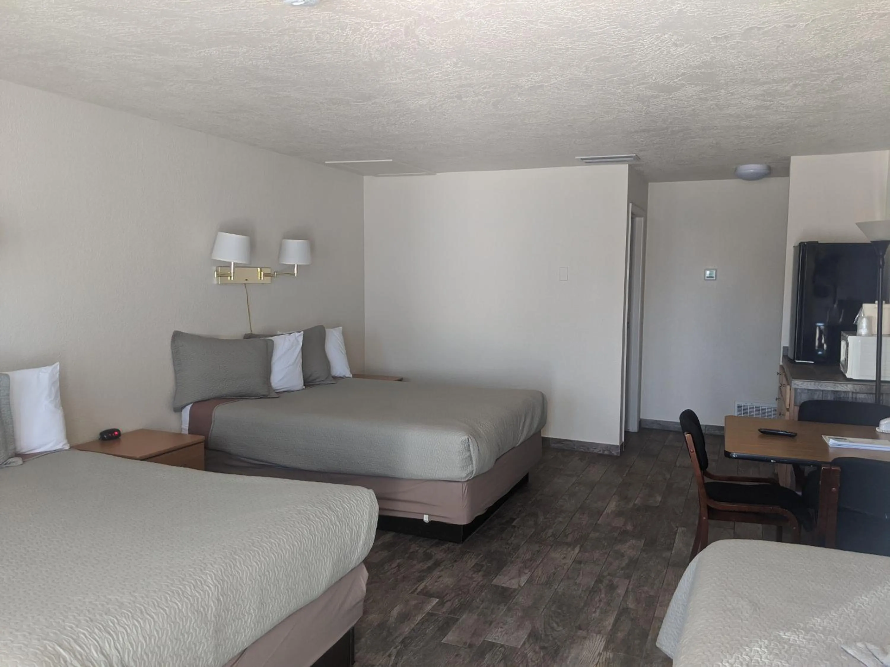 Bed in Little Daisy Motel