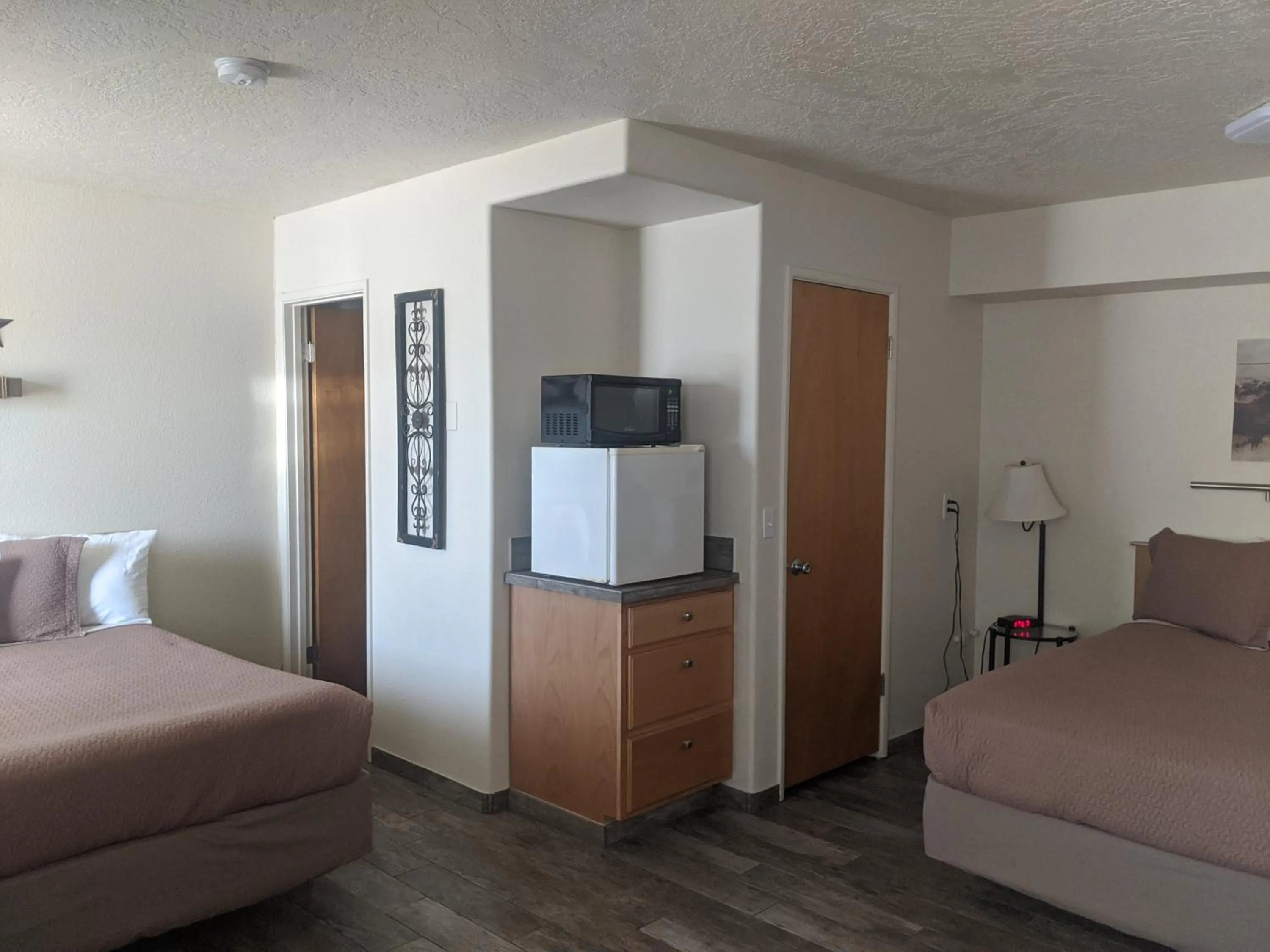 Bed in Little Daisy Motel