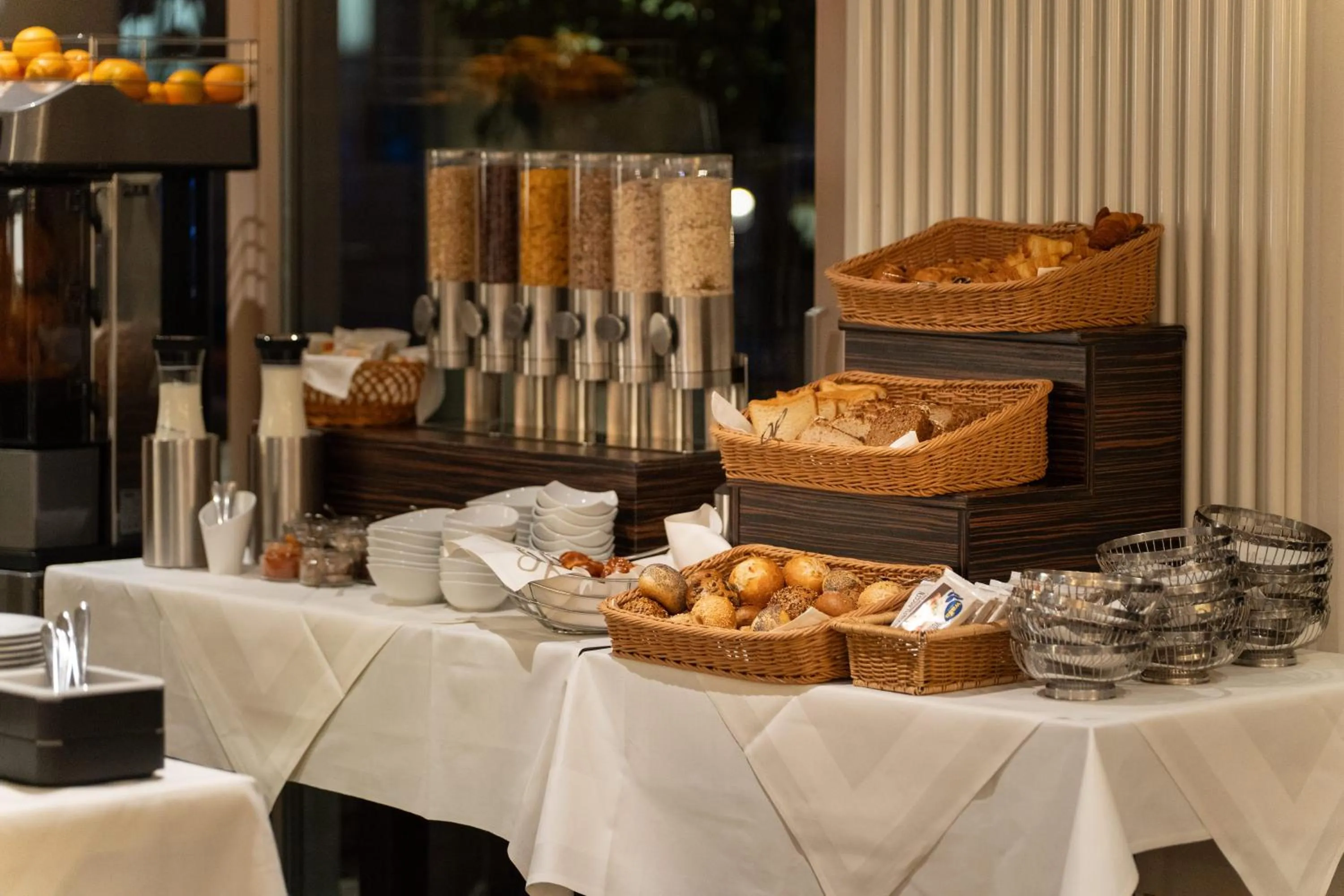 Buffet breakfast in Aqua Aurelia Suitenhotel an den Thermen