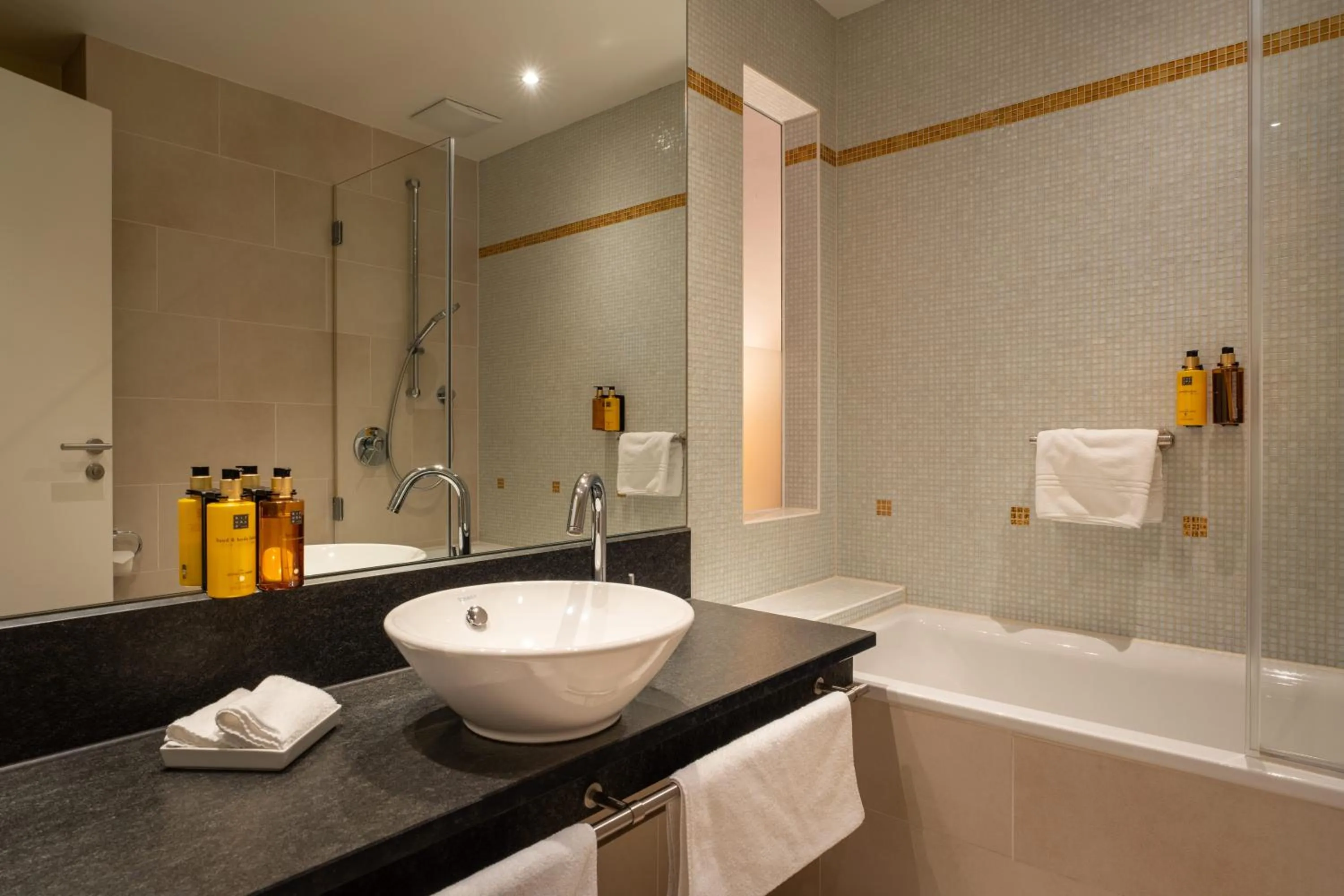 Bathroom in Aqua Aurelia Suitenhotel an den Thermen