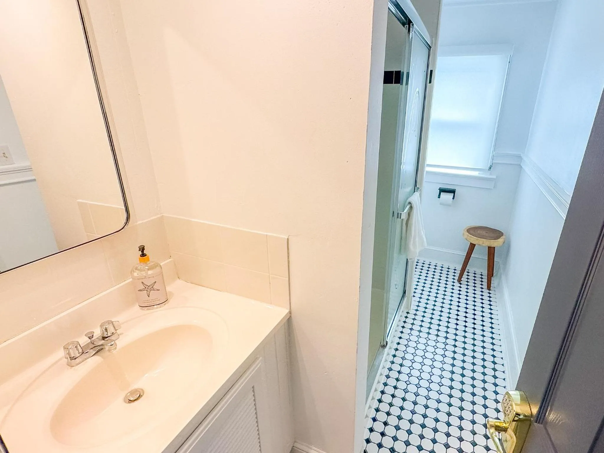 Bathroom in Beachliner Hotel