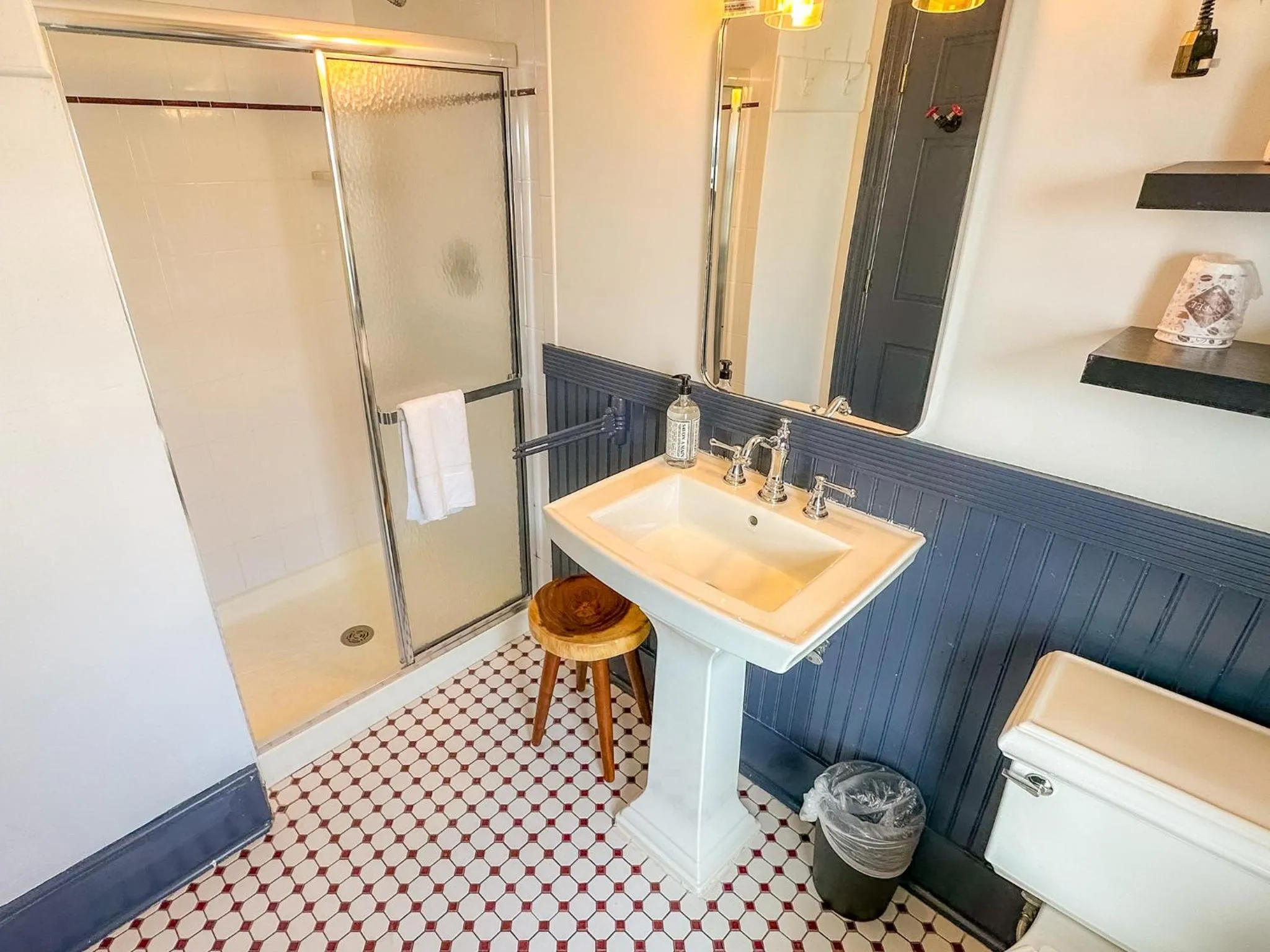 Bathroom in Beachliner Hotel