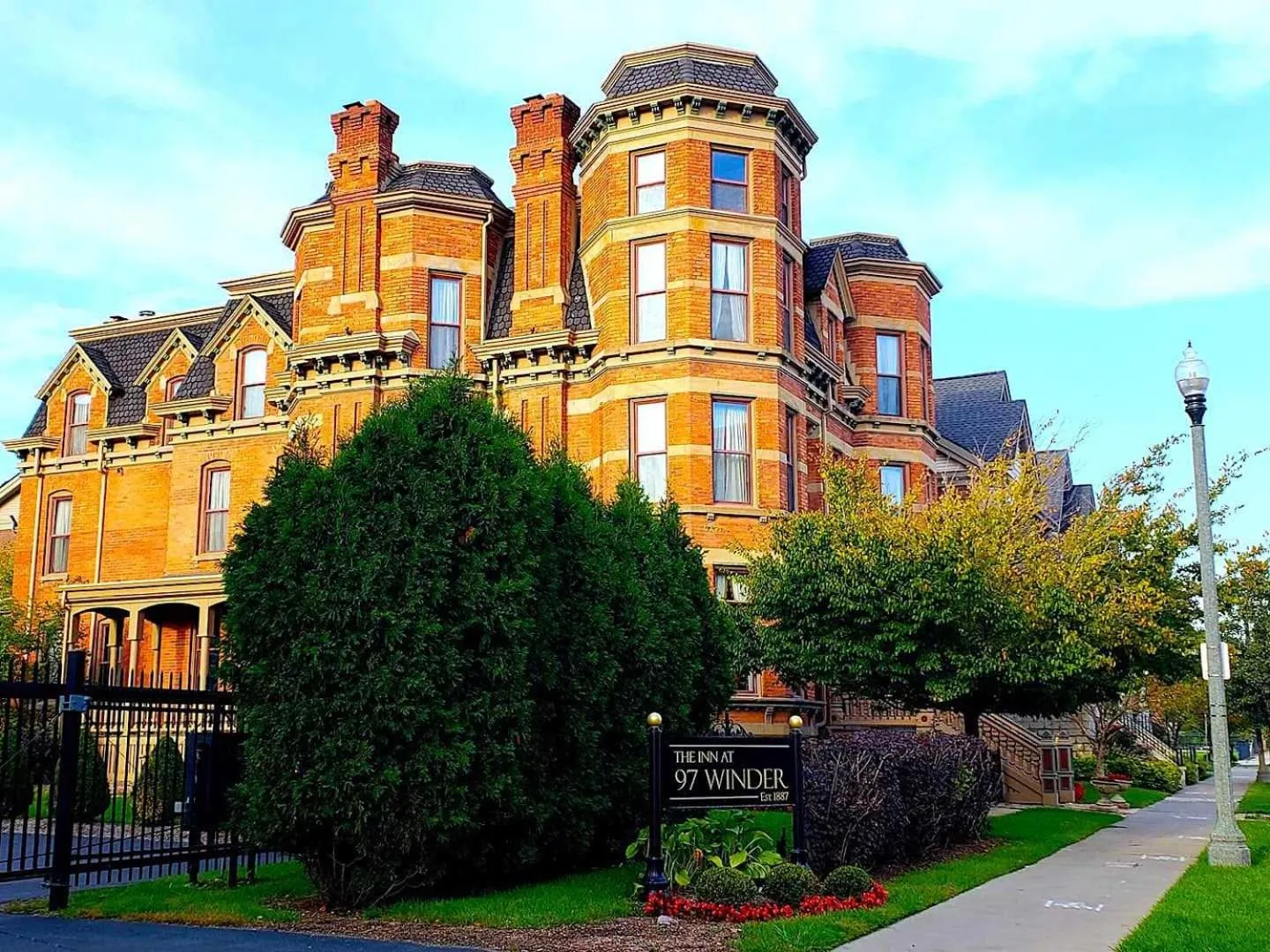 The Inn at 97 Winder