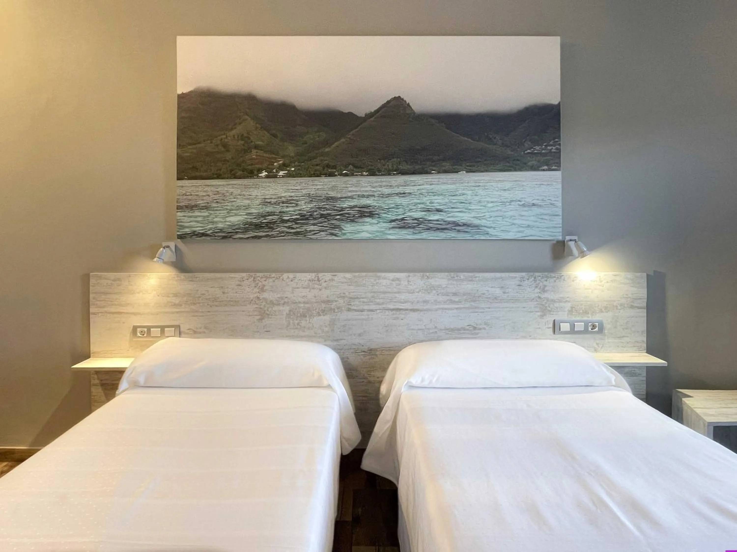 Bedroom, Bed in Te Maná Hotel