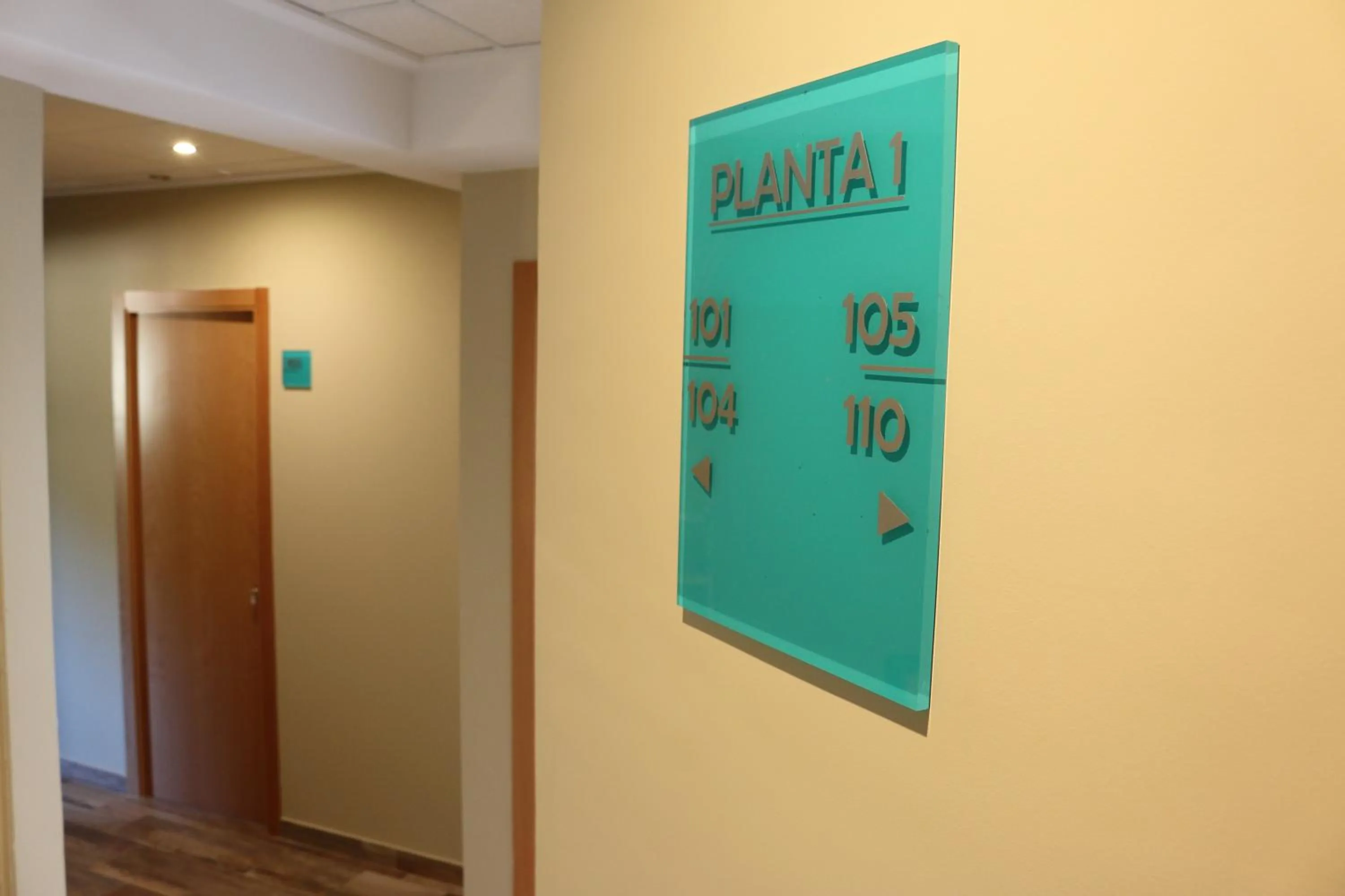 Text overlay in Te Maná Hotel