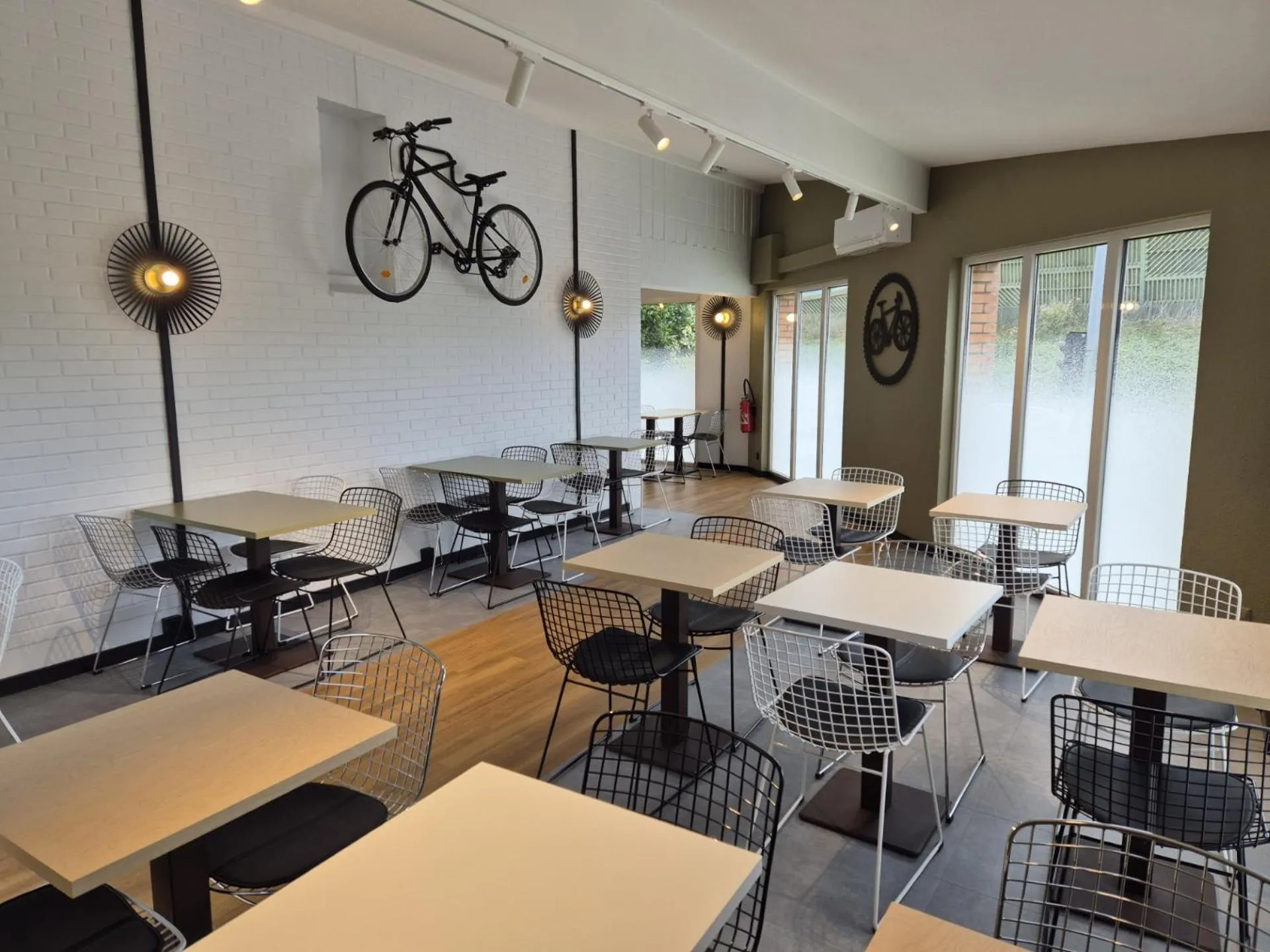 Restaurant/places to eat in Hôtel Morphée Lille Villeneuve d'Ascq