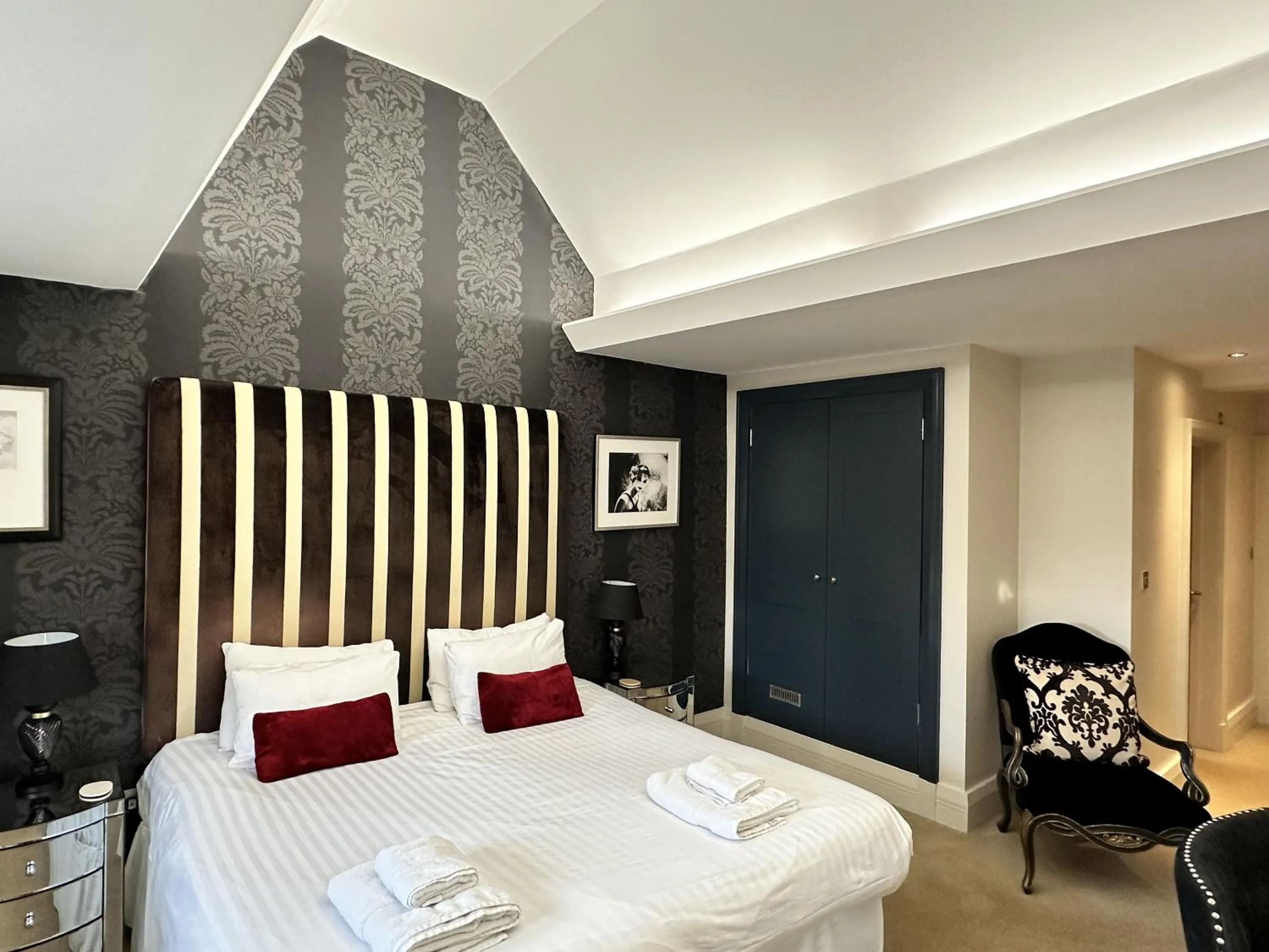 Bedroom, Bed in The Kings Head Country Hotel