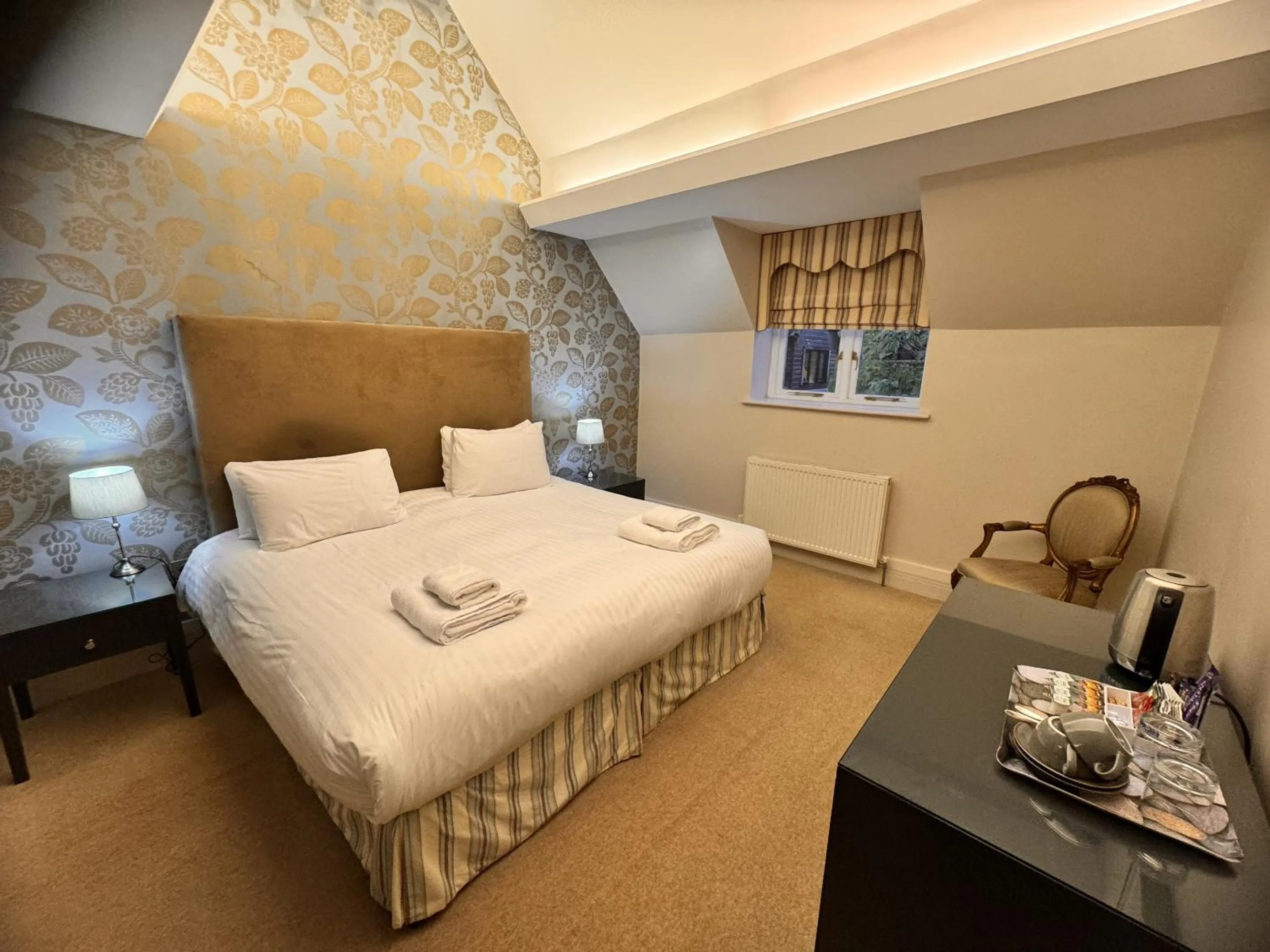 Bedroom, Bed in The Kings Head Country Hotel