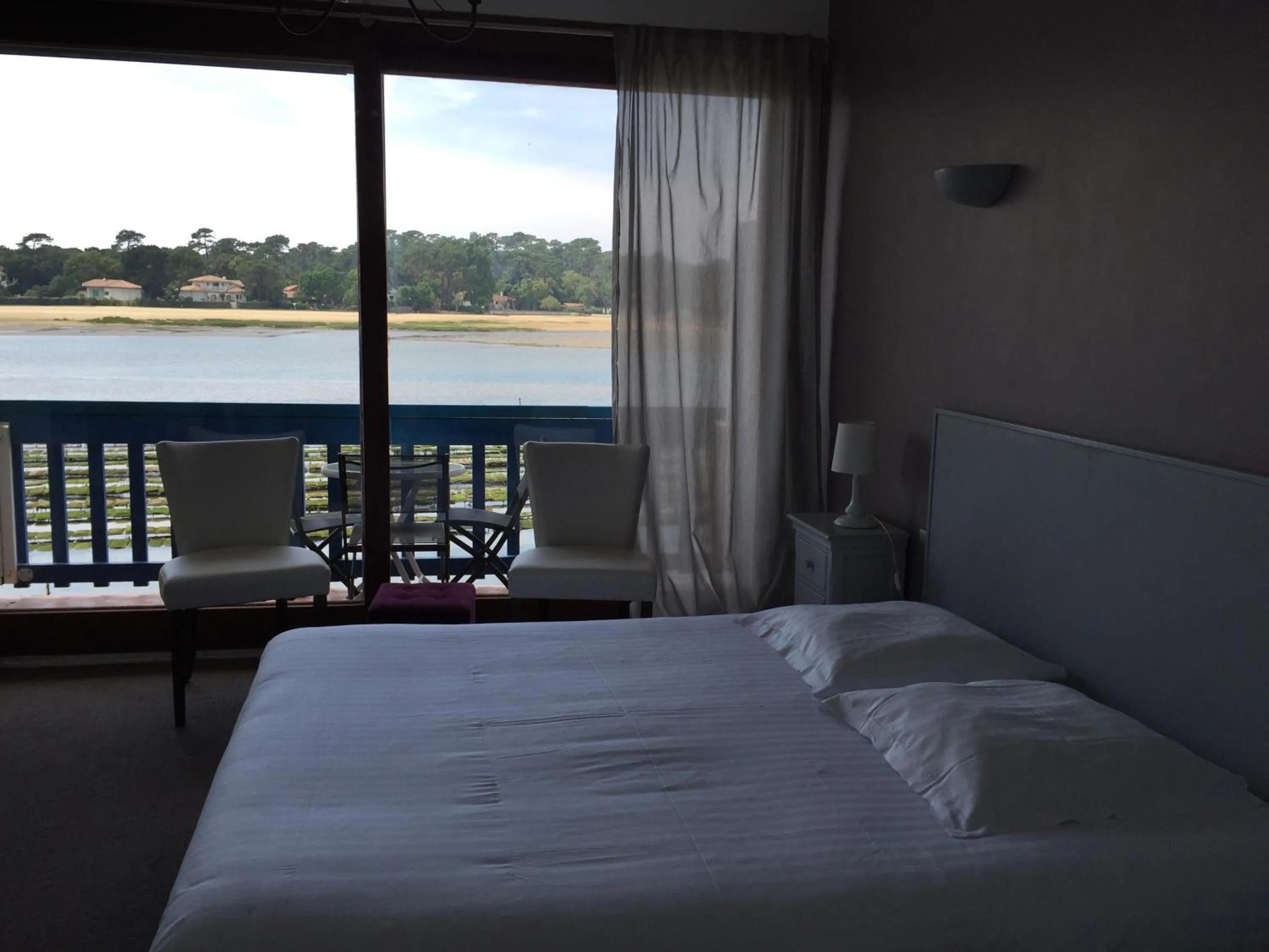 Photo of the whole room, Bed in Le Relais Du Lac