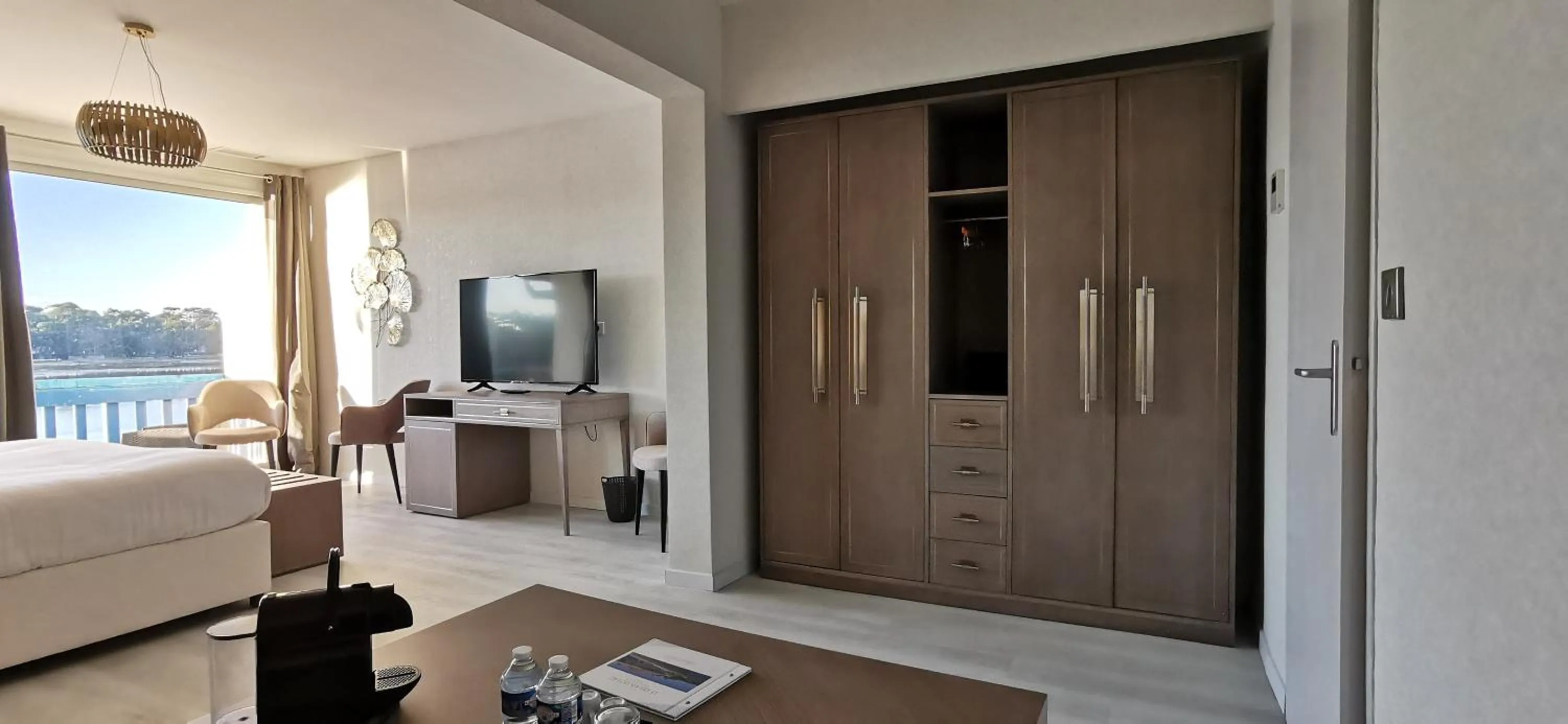 Photo of the whole room, Bed in Le Relais Du Lac