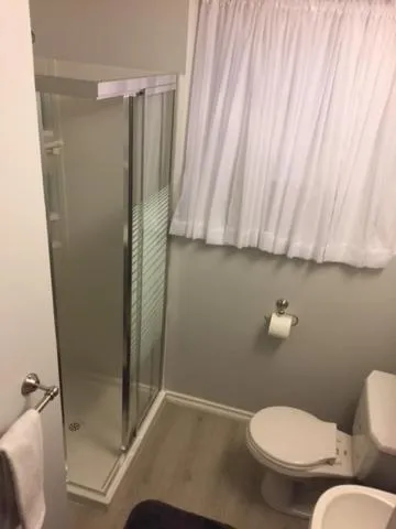 Bathroom in Newly Renovated Basement Suite!