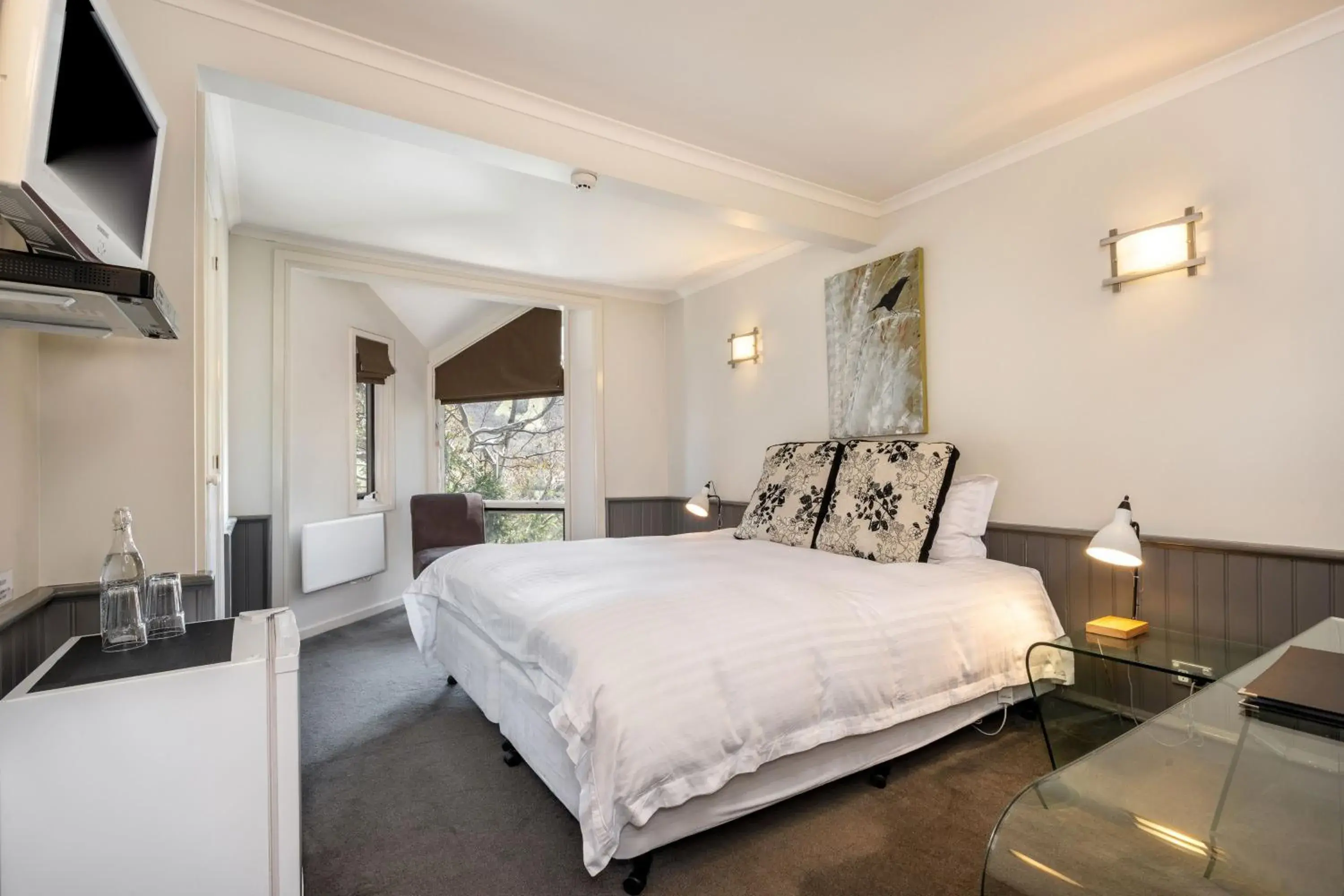 King Room in Pure Chalet Thredbo King Room in Pure Chalet Thredbo