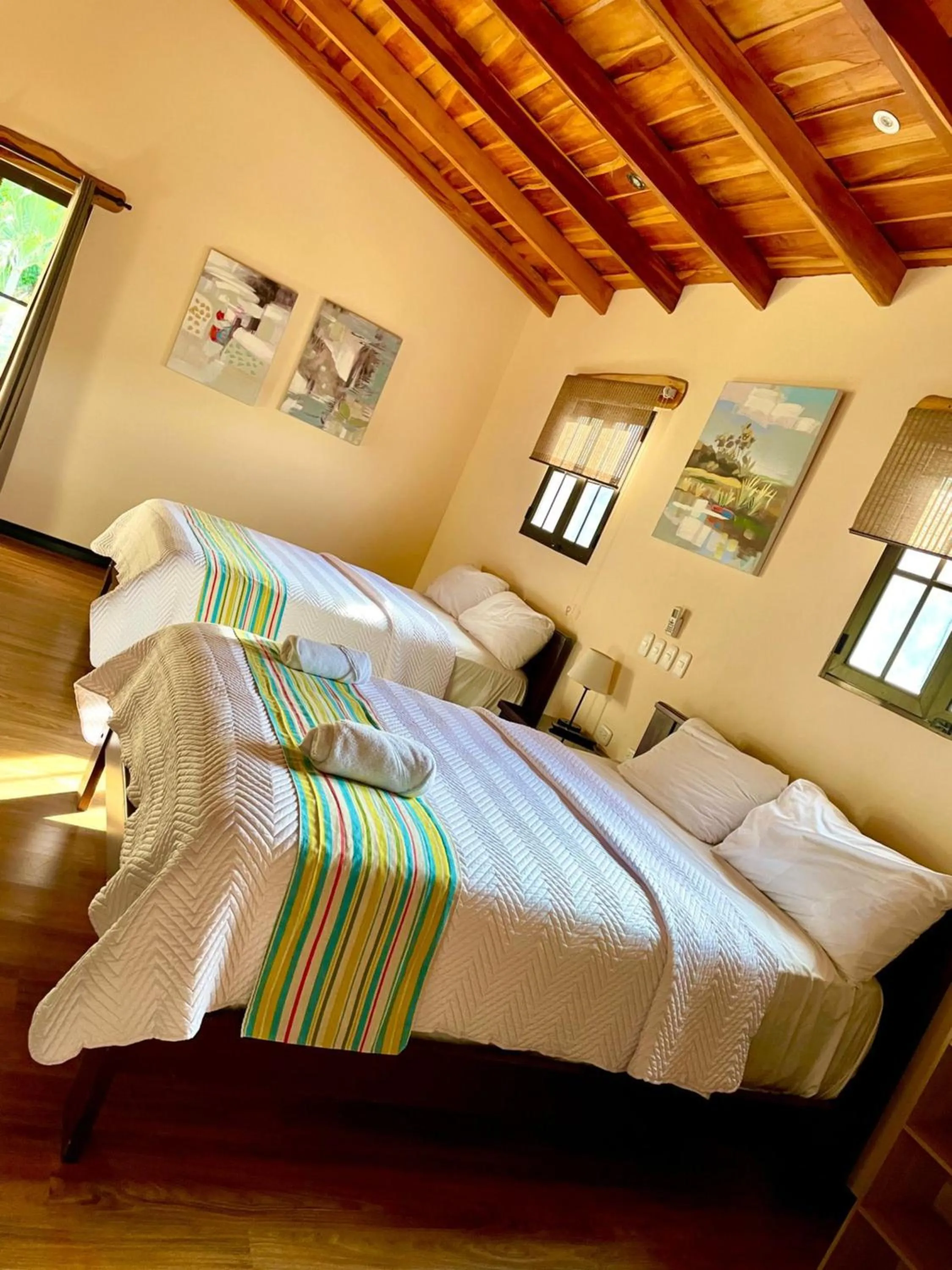 Bed in Millenium Manuel Antonio Park and beach