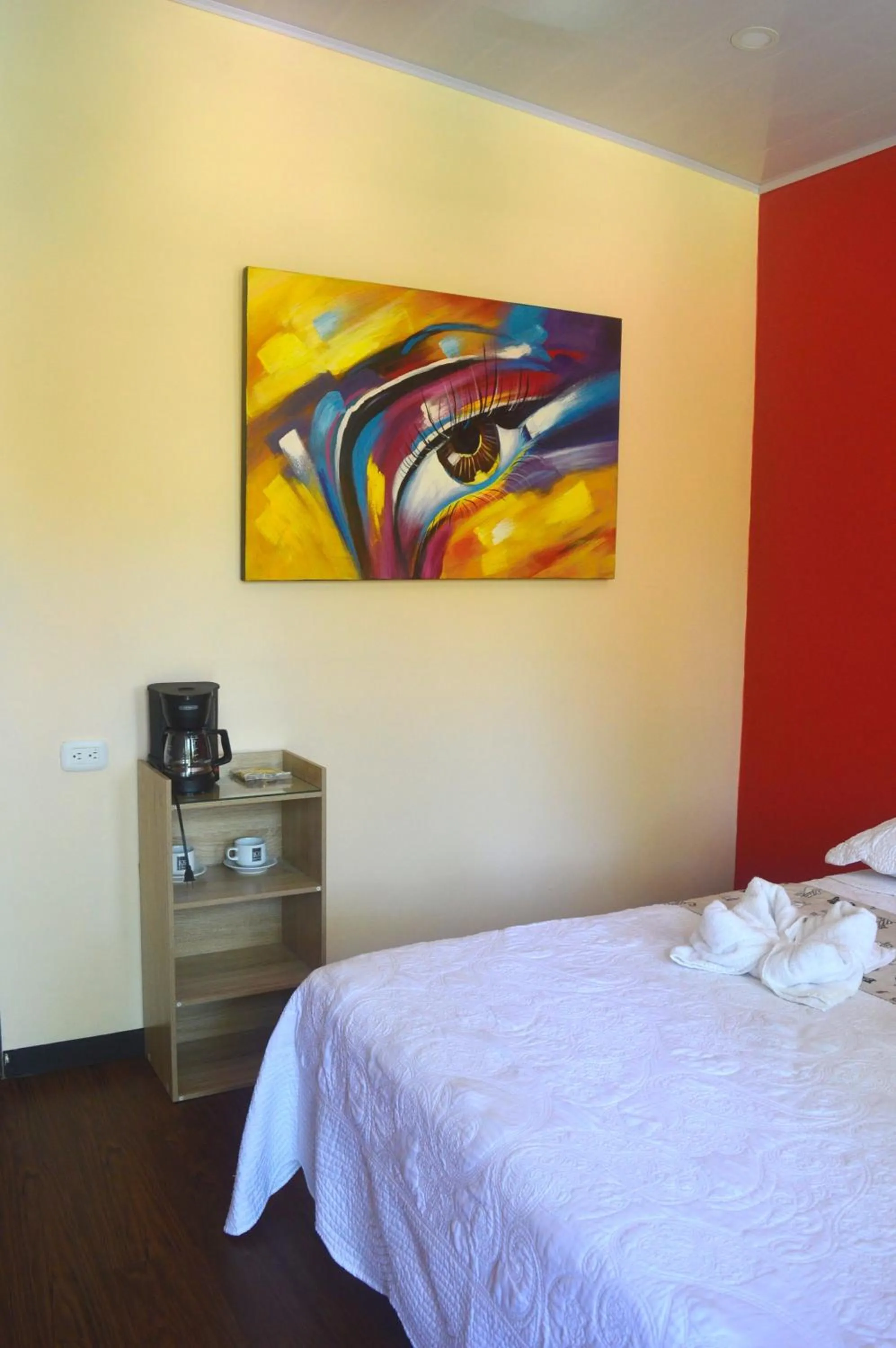 Bedroom, Bed in Millenium Manuel Antonio Park and beach