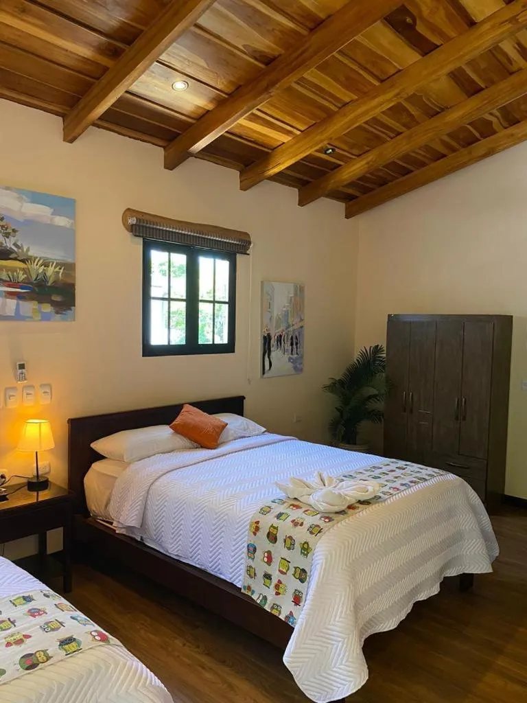 Bed in Millenium Manuel Antonio Park and beach