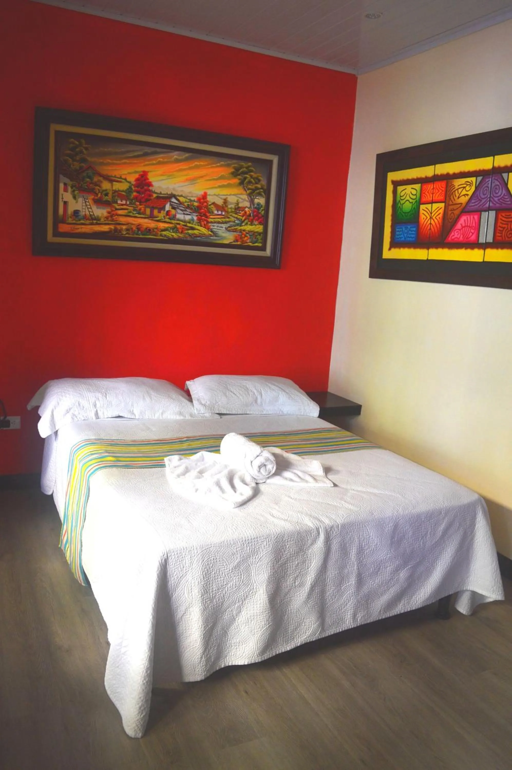 Bedroom, Bed in Millenium Manuel Antonio Park and beach