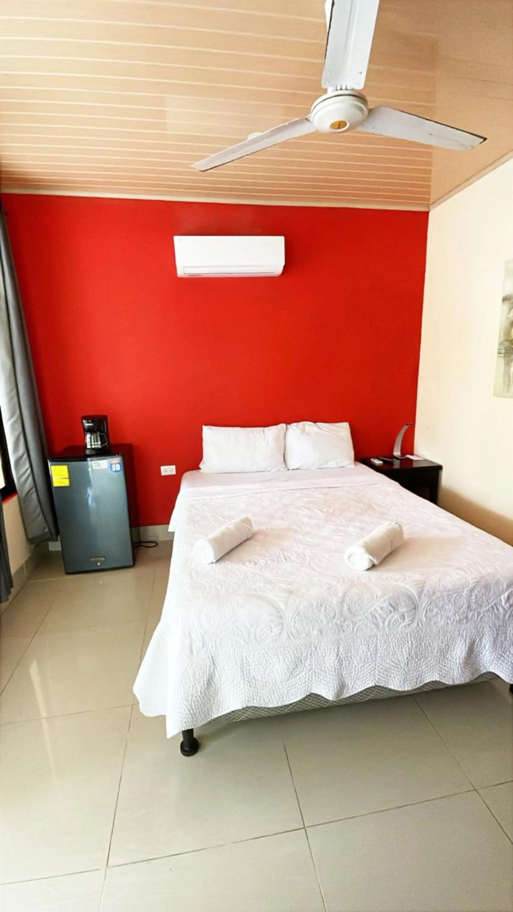 Bed in Millenium Manuel Antonio Park and beach